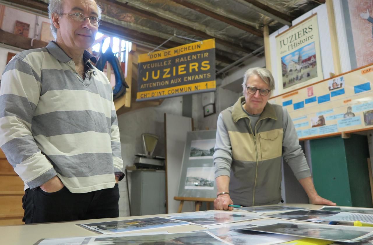 <b></b> Juziers. Le photographe Olivier Pasquiers (à g.) et le réalisateur Fred Soupa ont collaboré avec l’association Juziers dans l’histoire (JDH), et son président Michel Rémiot (à d.), pour mener un travail de mémoire autour de la Seine. LP/Virginie Wéber.