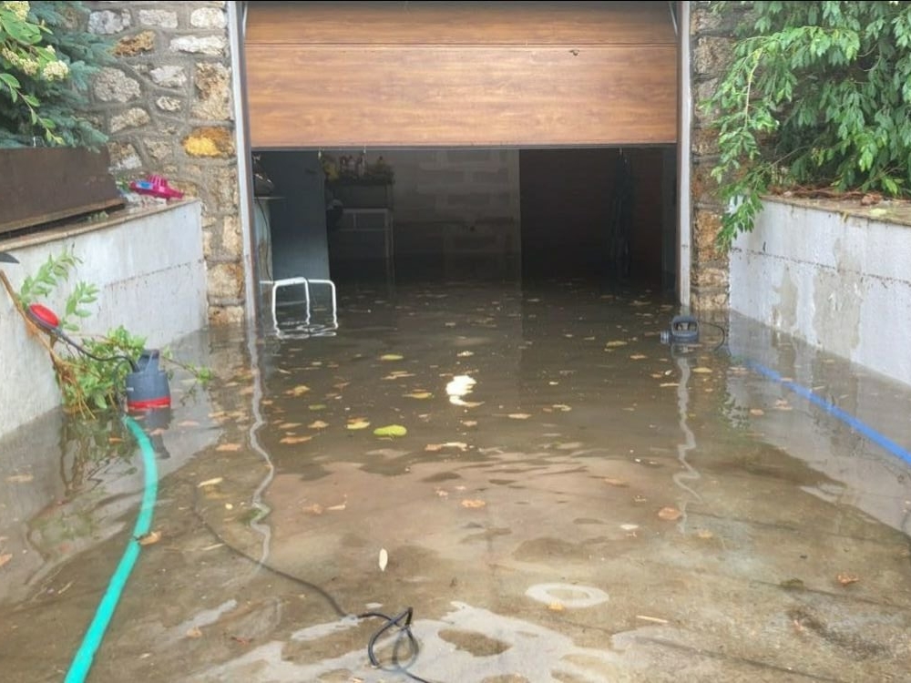 (Archives) Savigny-sur-Orge. Les riverains de la rue des Pervenches ont subi deux grosses inondations cette année, comme le 16 août dernier.
