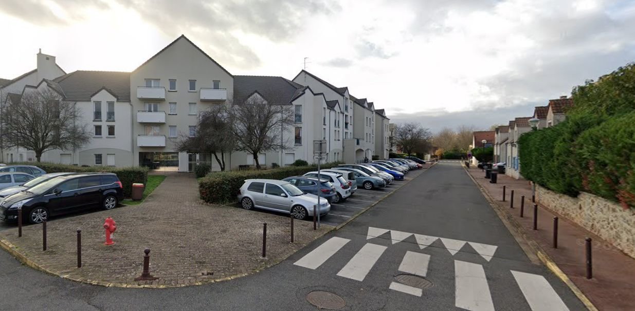 Un garçon de 2 ans et demi est tombé du 3e étage d'un immeuble ce lundi à Brétigny-sur-Orge, rue Clément-Ader. Google street view