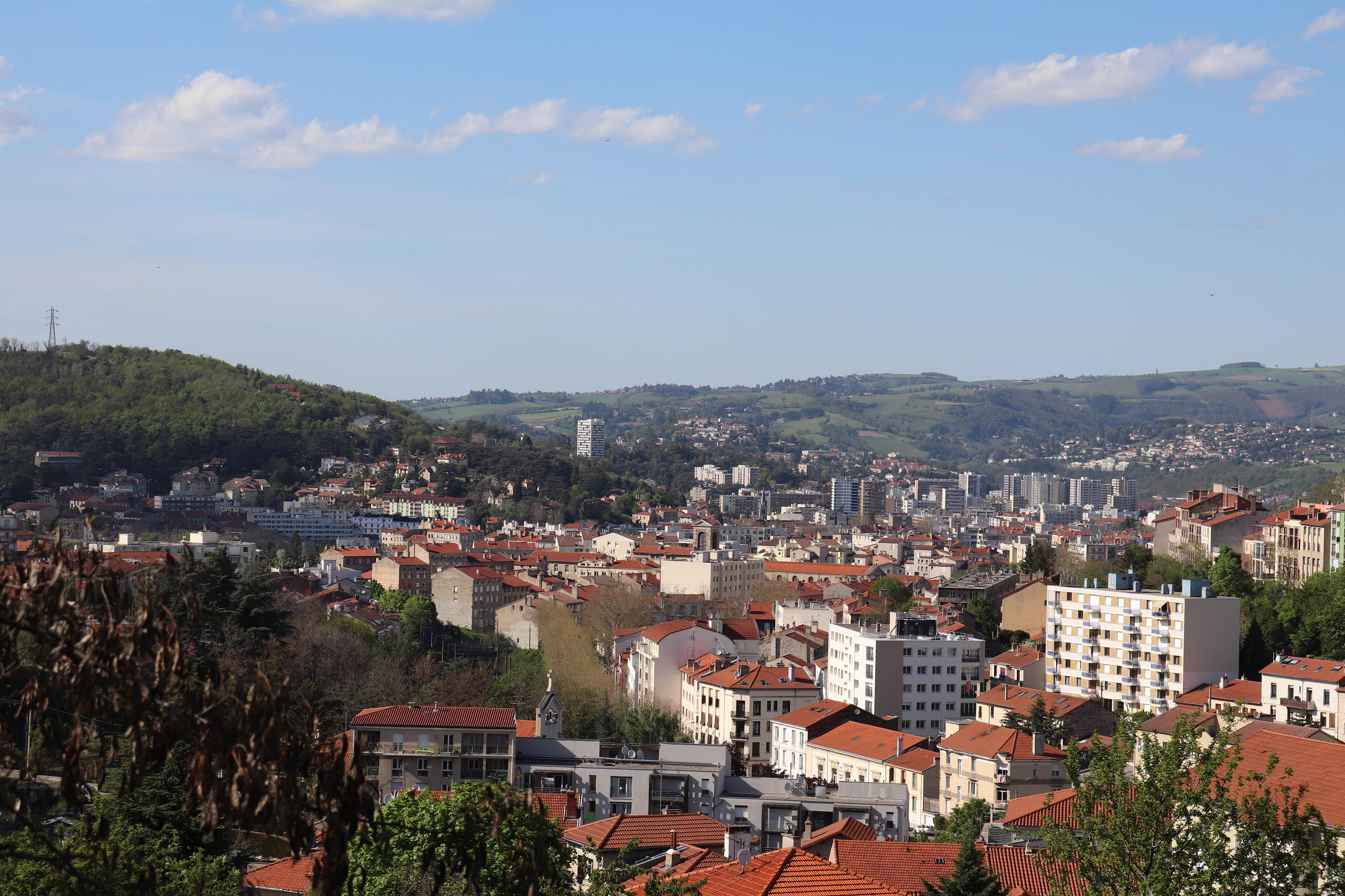 À Saint-Etienne (Loire), il faut compter 2,1 mensualités de crédit en plus par an pour régler sa taxe foncière. Istock