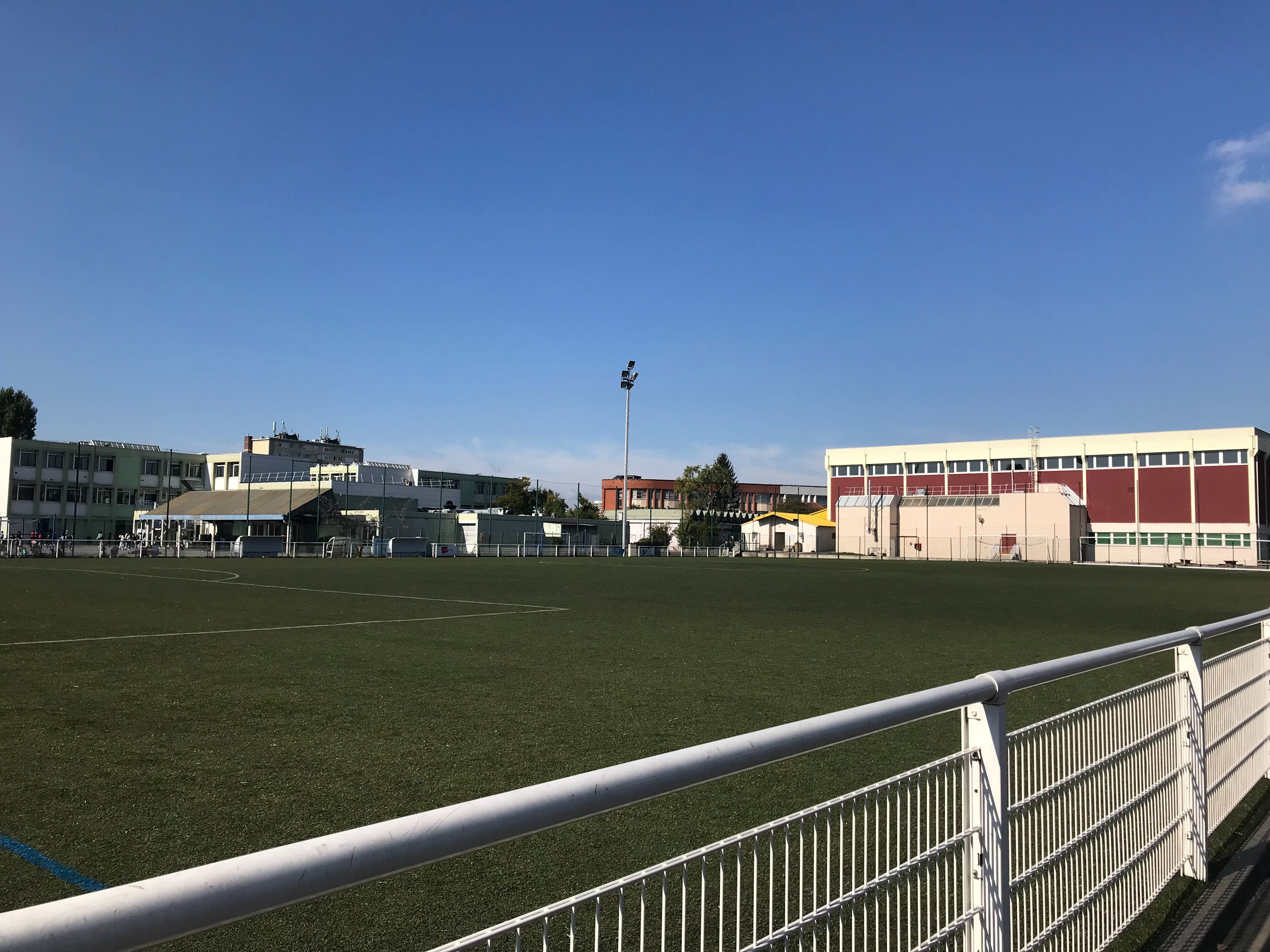 Romainville (Seine-Saint-Denis), vendredi 30 septembre. Le futur lycée sera construit sur le terrain de football de la rue Marcel-Ethis. LP/H.H.