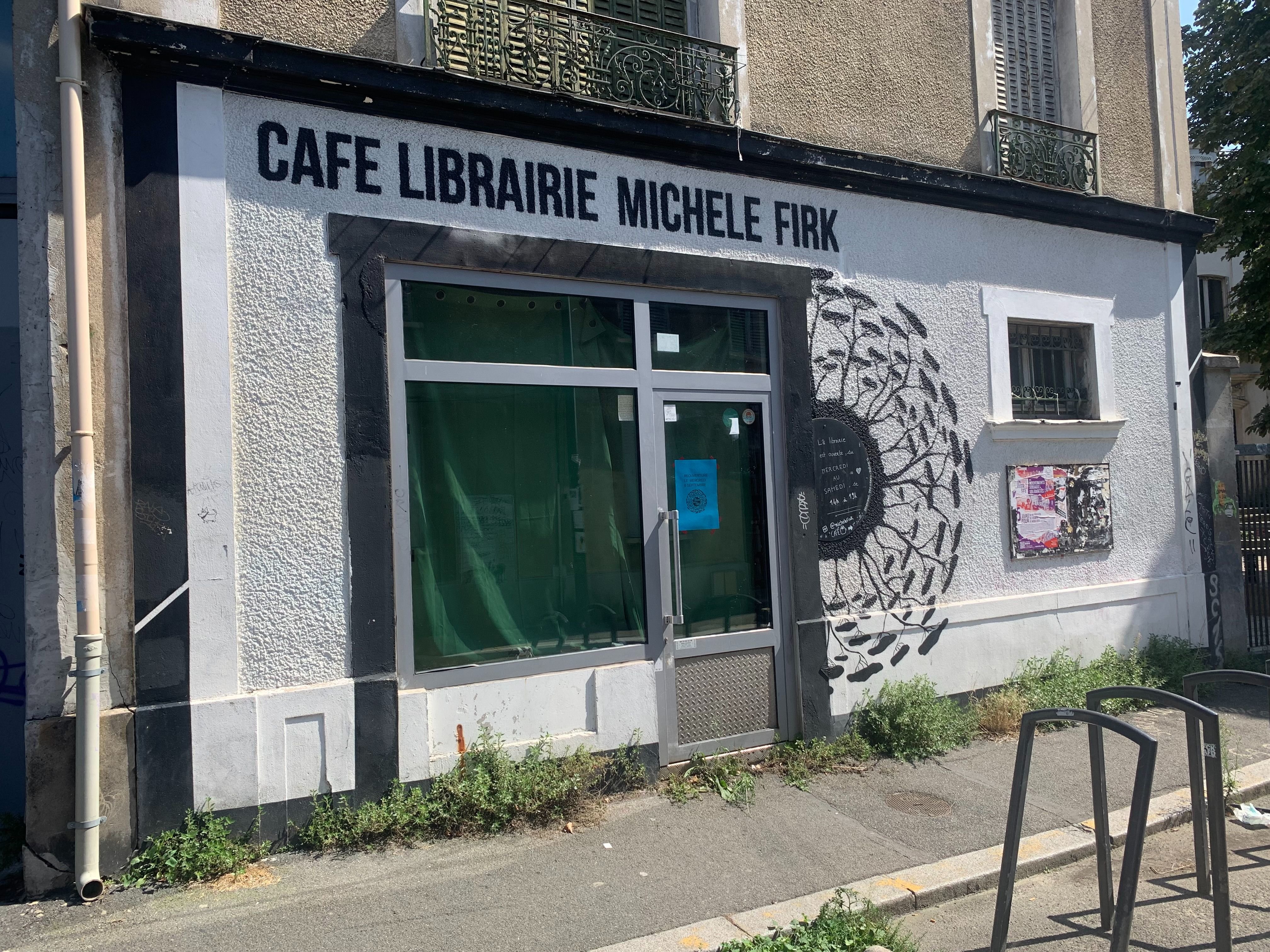 Montreuil, ce mardi. Le café-librairie Michèle Firk a été vandalisé. LP/A.M.
