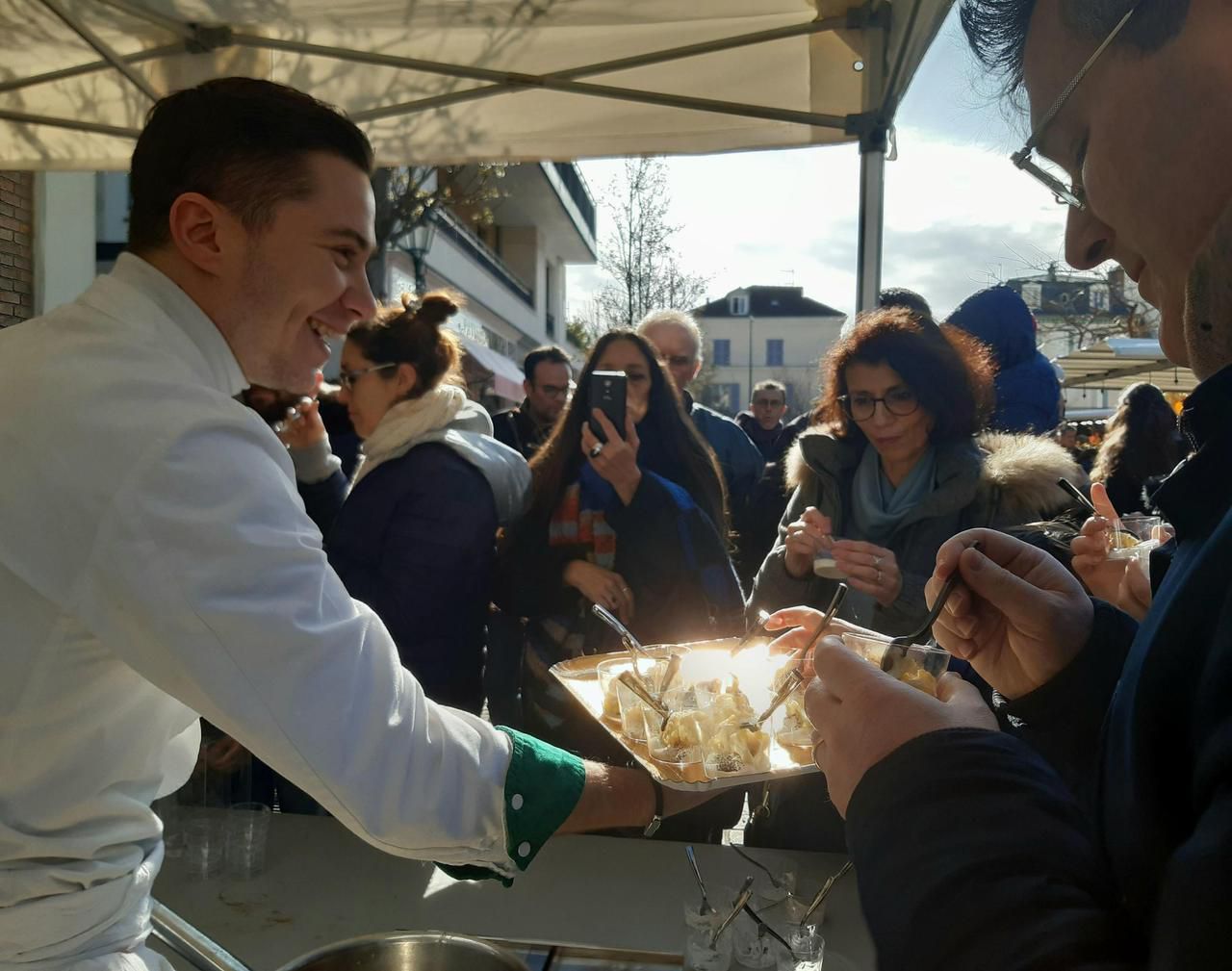 Rueil-Malmaison, mars 2020. Le restaurant L'Ochre du chef Baptiste Renouard, ex-candidat de l’émission « Top Chef », conserve son étoile au guide Michelin 2022.