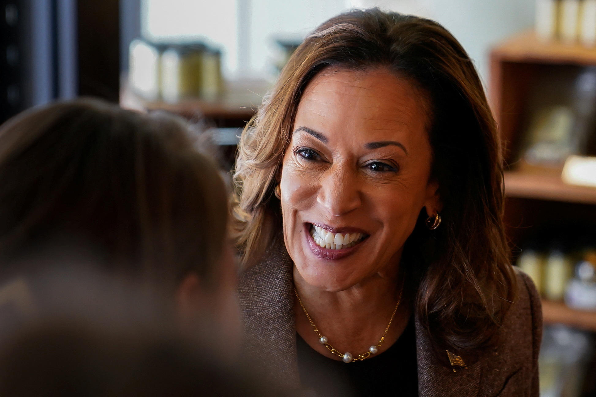 Kamala Harris est arrivée lundi à Philadelphie, la veille de son premier débat avec Donald Trump. REUTERS/Elizabeth Frantz