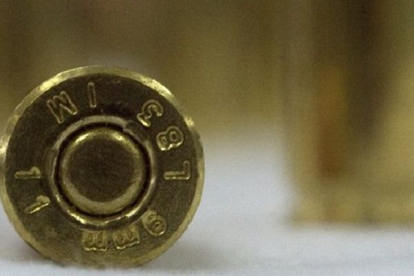 Illustration. Trois balles de 9 mm ont été retrouvées dans l'appartement d'un couple de retraités. Elles ont été tirées dans la porte d'entrée. AFP/Luis Robayo