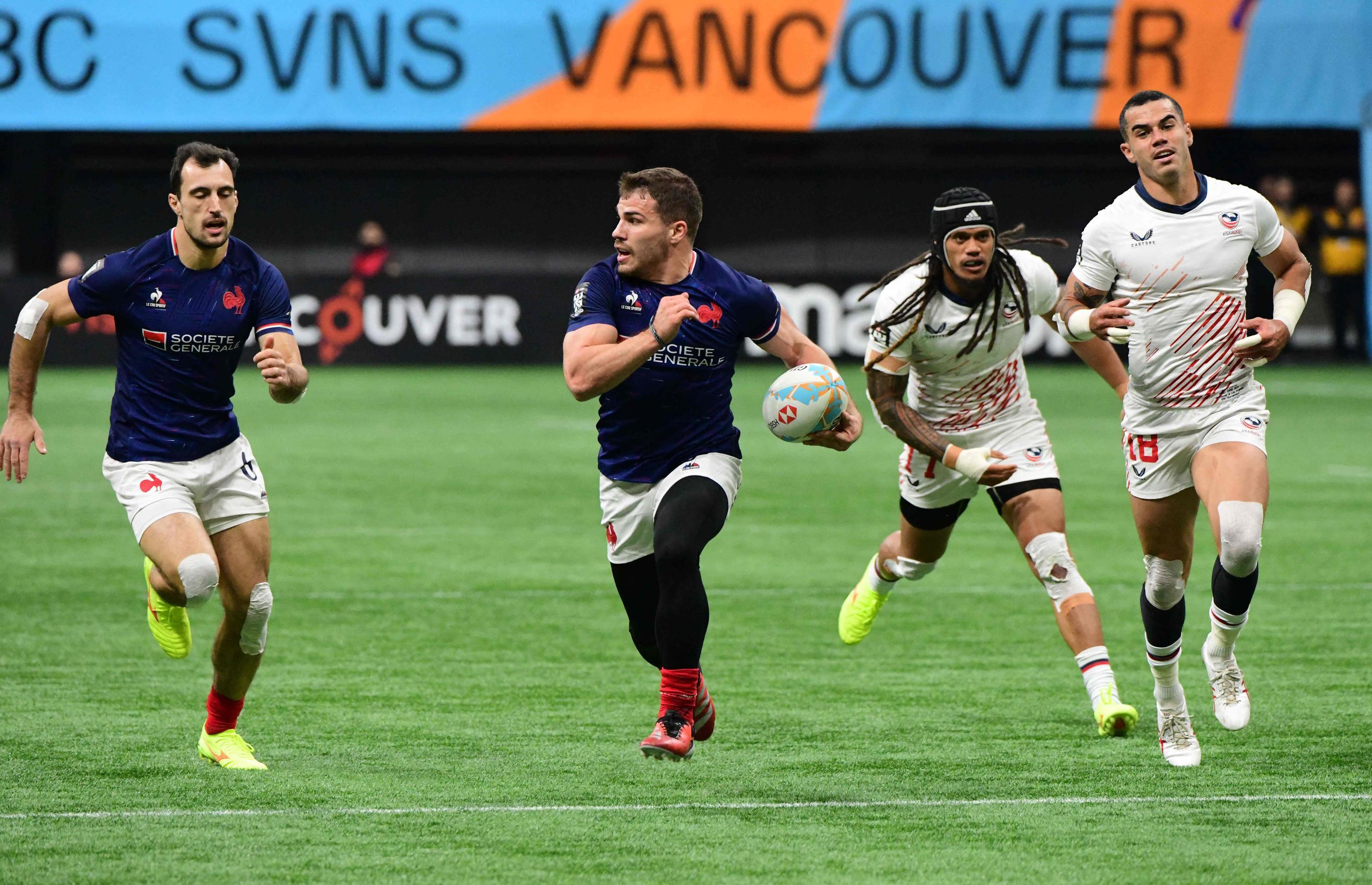 Antoine Dupont, ici contre les États-Unis lors du match pour la 3e place, a inscrit trois essais lors du tournoi de Vancouver ce week-end. AFP/Don MacKinnon