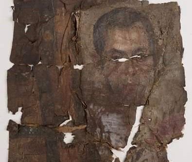 Le Portrait du Fayoum, une œuvre du musée Saint-Remi de Reims datant de l'époque romaine fait partie d'un ensemble de portraits de momies trouvés dans l'oasis du Fayoum, un lieu-dit en Egypte.