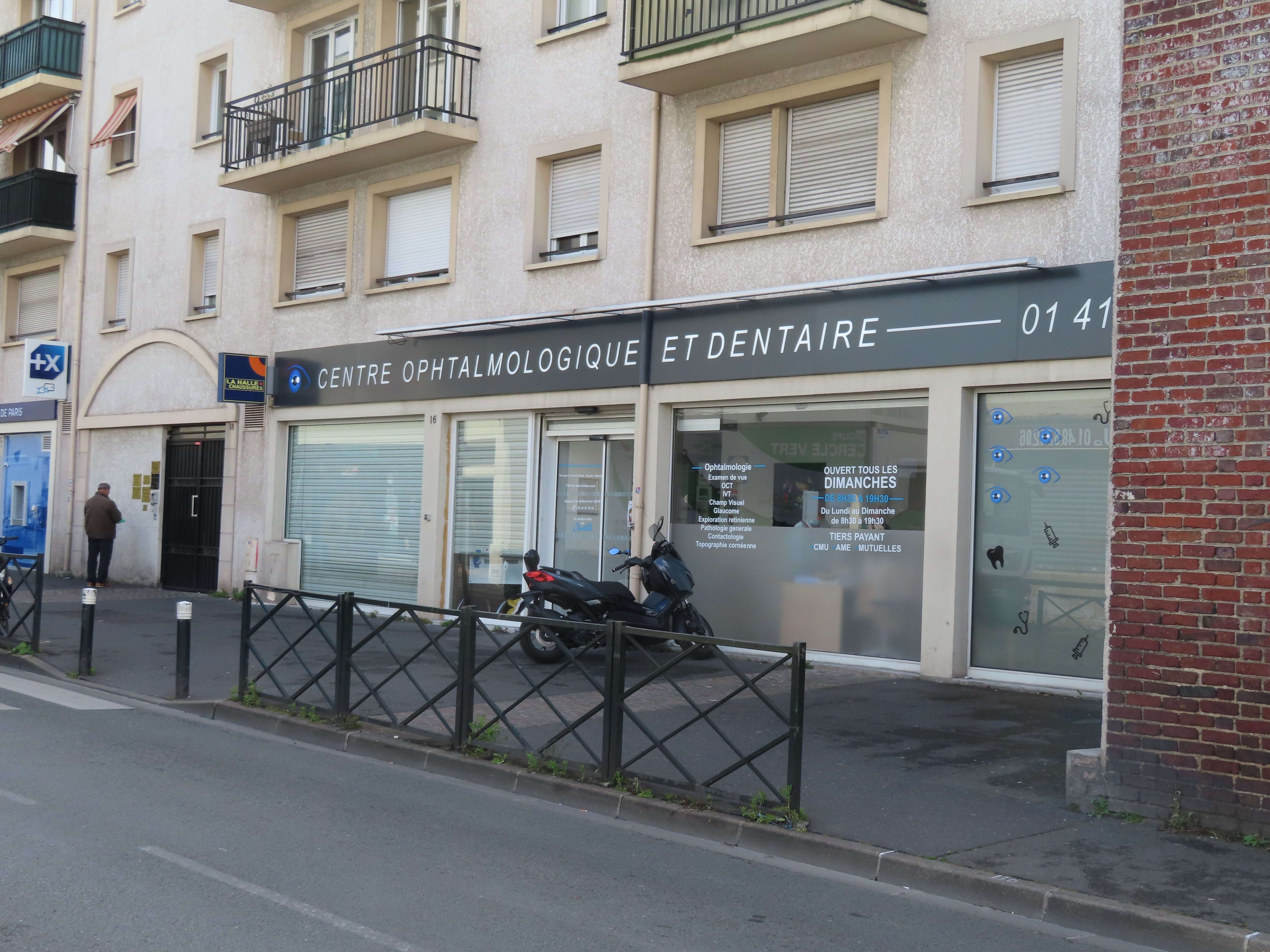 Le médecin du centre ophtalmologique du Blanc-Mesnil (Seine-Saint-Denis) est soupçonné de «pratiques douteuses» après des signalements de patients et d'opticiens. LP/Alexandre Arlot