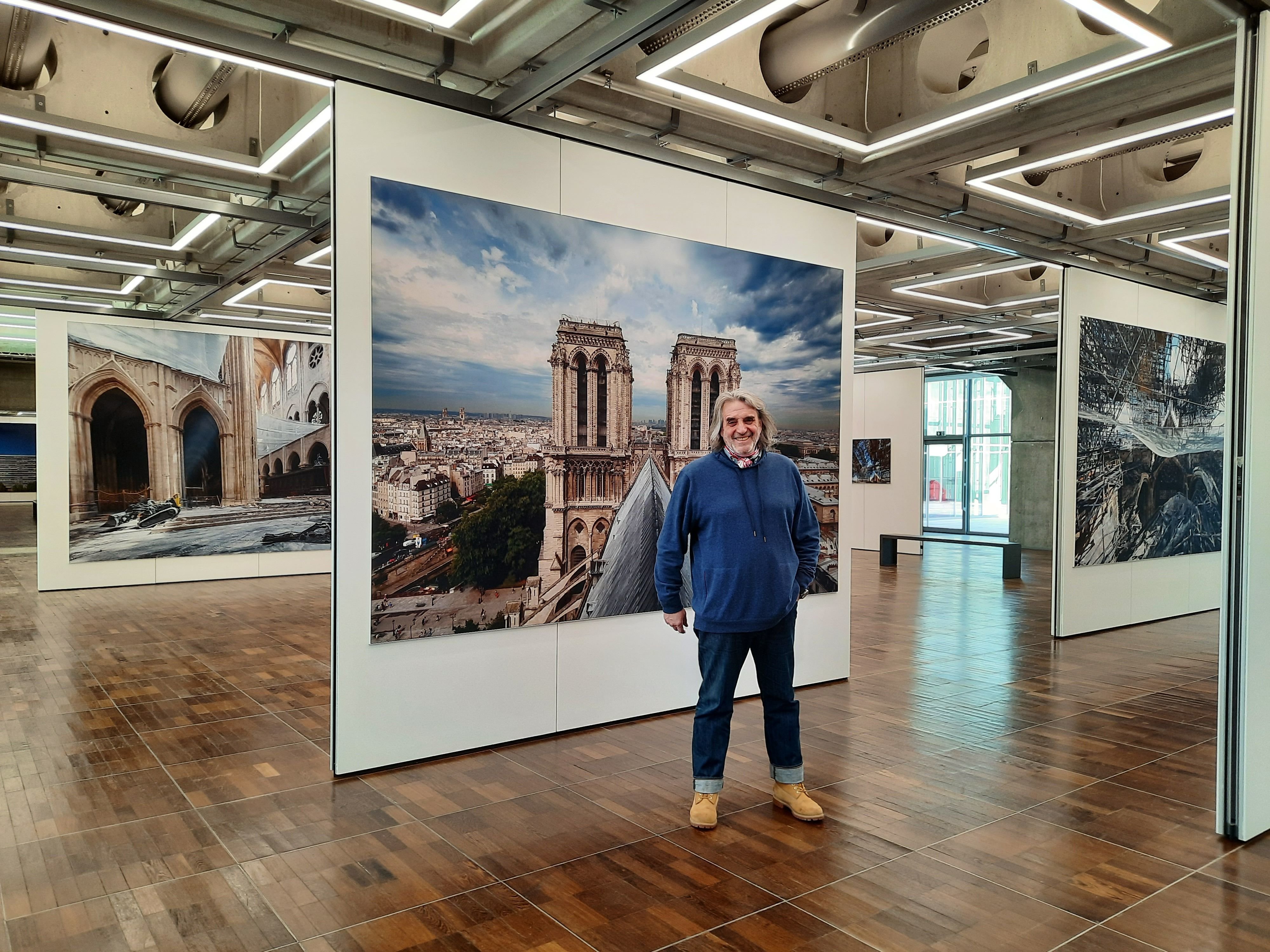 Jean-Gabriel Barthélémy a photographié Notre-Dame deux ans avant qu'elle ne brûle, puis après. Il expose le monument sous toutes ses coutures à la Grande Arche de La Défense (Hauts-de-Seine). LP/Lise Tavelet