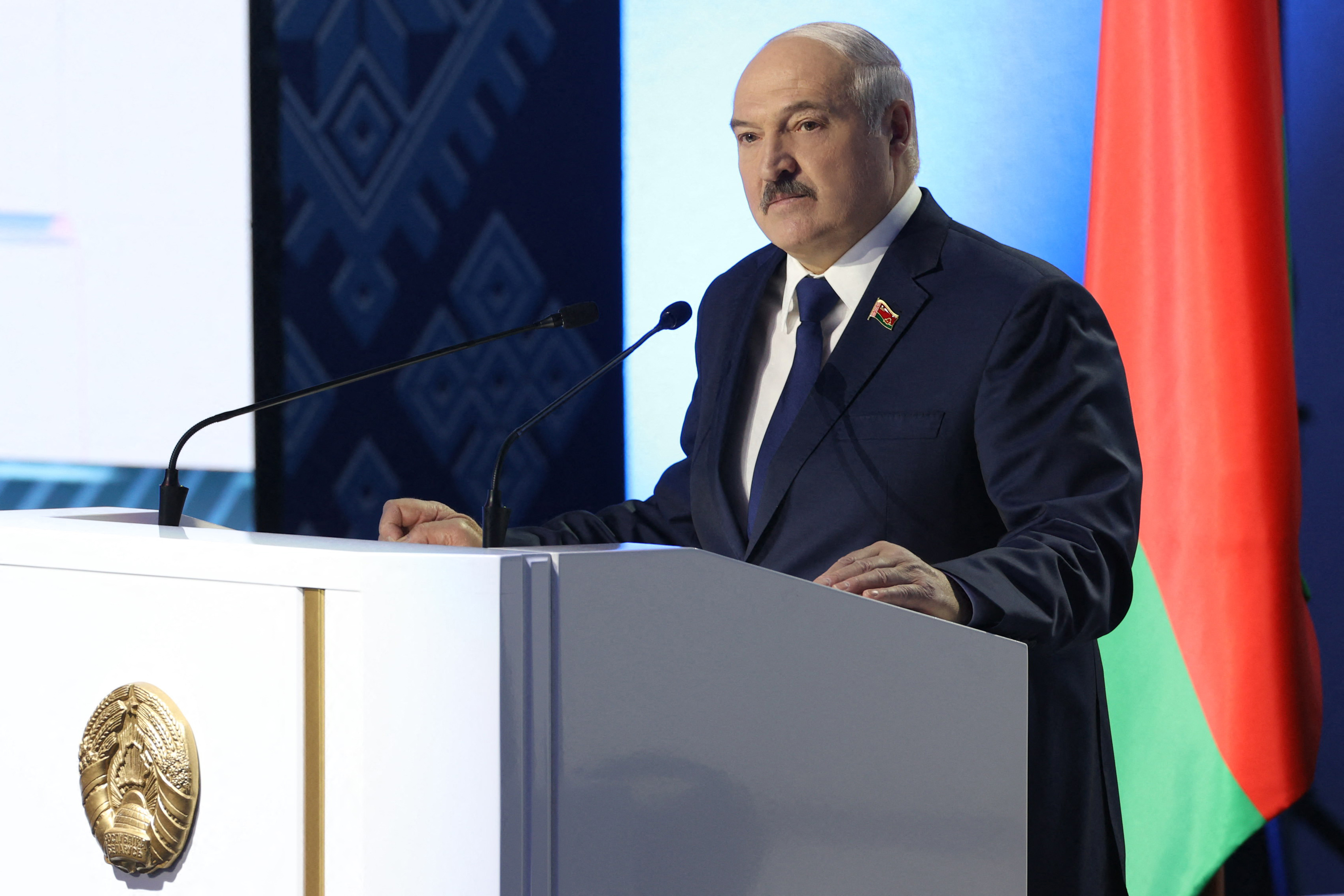 Alexandre Loukachenko, ici en 2021, soutient la Russie dans sa guerre contre l'Ukraine. AFP/Pavel Orlovsky