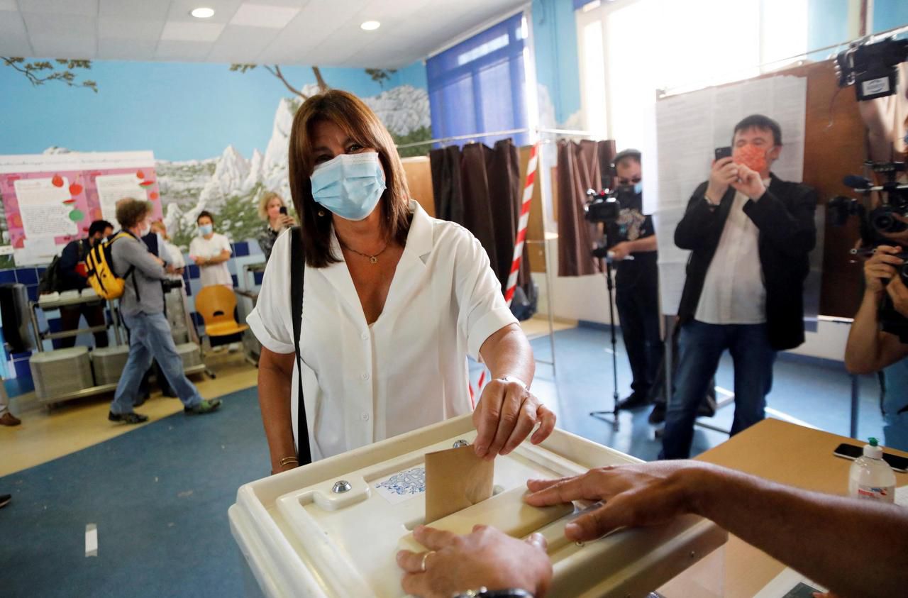 <b></b> Michèle Rubirola, candidate du Printemps marseillais, pourrait mettre fin au règne de la droite incarnée par Jean-Claude Gaudin à Marseille.