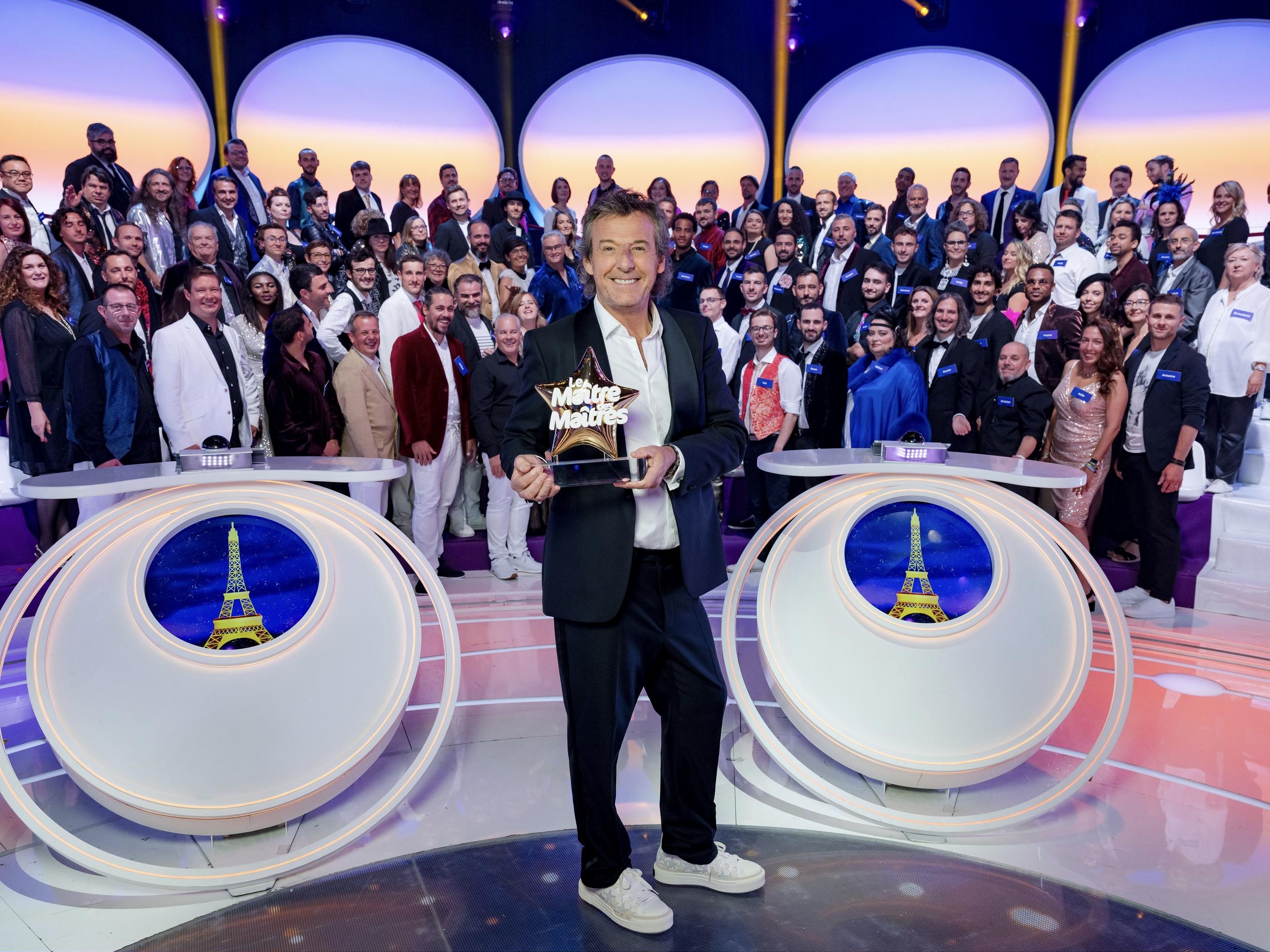 Jean-Luc Reichmann et sa spéciale des « Douze coups de midi » sont arrivés d’un rien en tête sur TF1, ce samedi soir 13 juillet, avec 3,05 millions de téléspectateurs. PISTACHE TV/TF1/Jean-Philippe Baltel