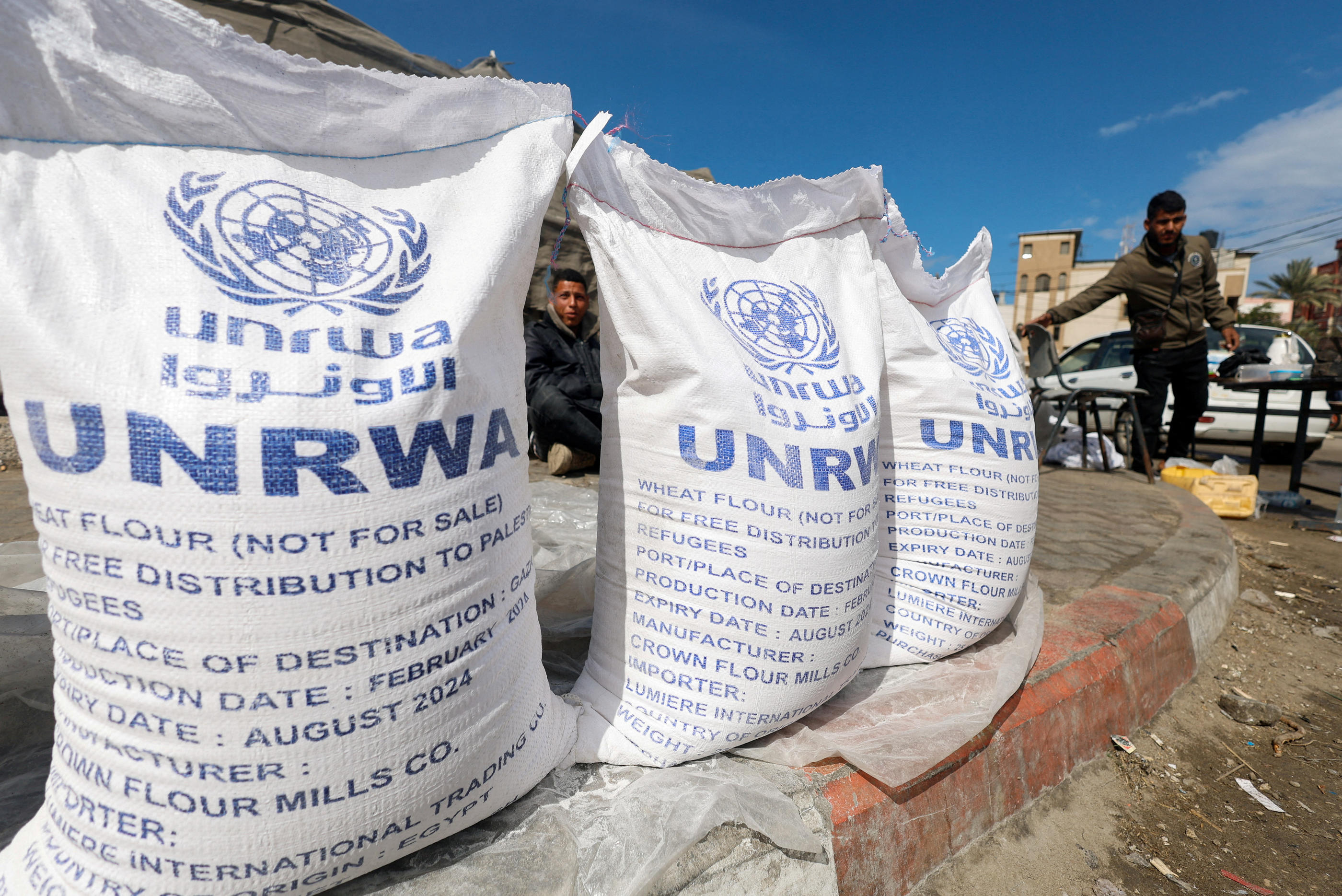 Des sacs d'aide humanitaire de l'Unrwa à Rafah dans la bande de Gaza, le 7 mars 2024. REUTERS/Mohammed Salem