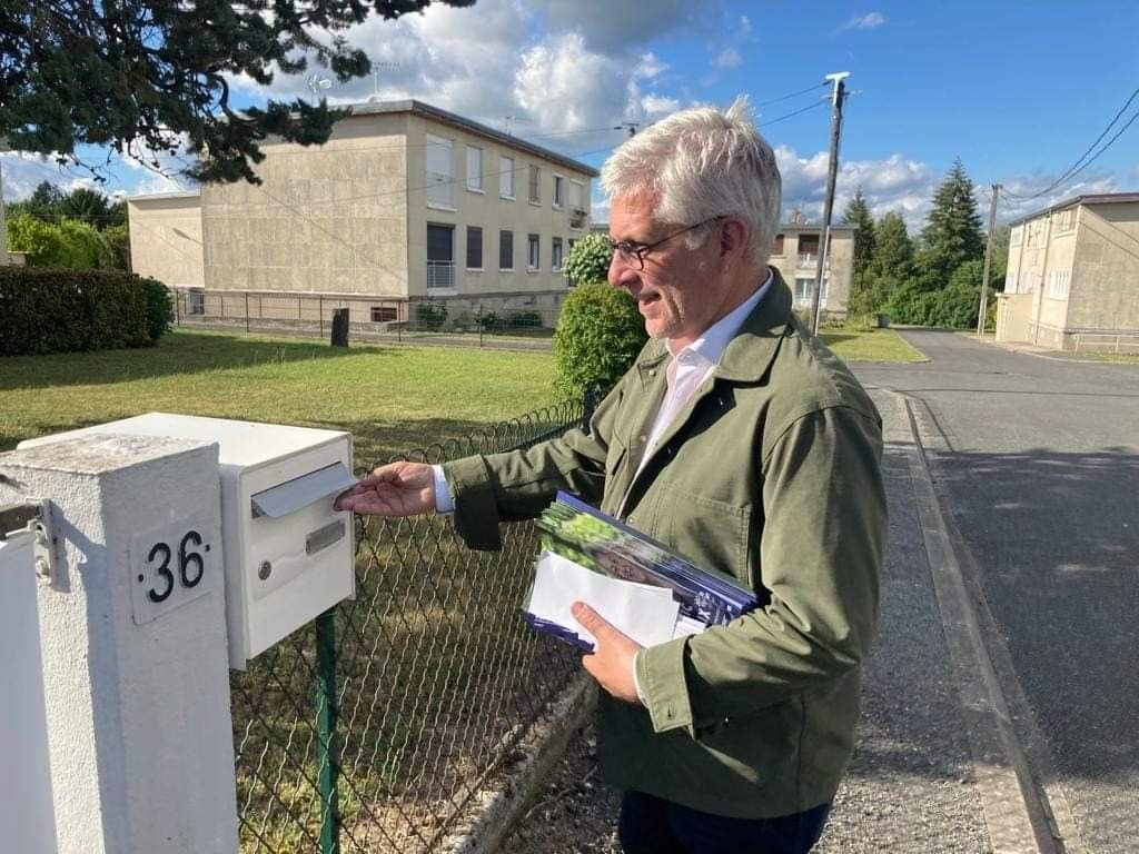 Frédéric Valletoux en campagne dans la 2e circonscription de Seine-et-Marne. DR