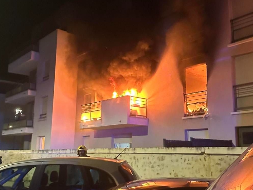 Mennecy (Essonne), le 5 août 2024. Un incendie s'est déclaré dans la nuit dans un appartement situé avenue Darblay. Deux personnes sont décédées dans le sinistre. DR