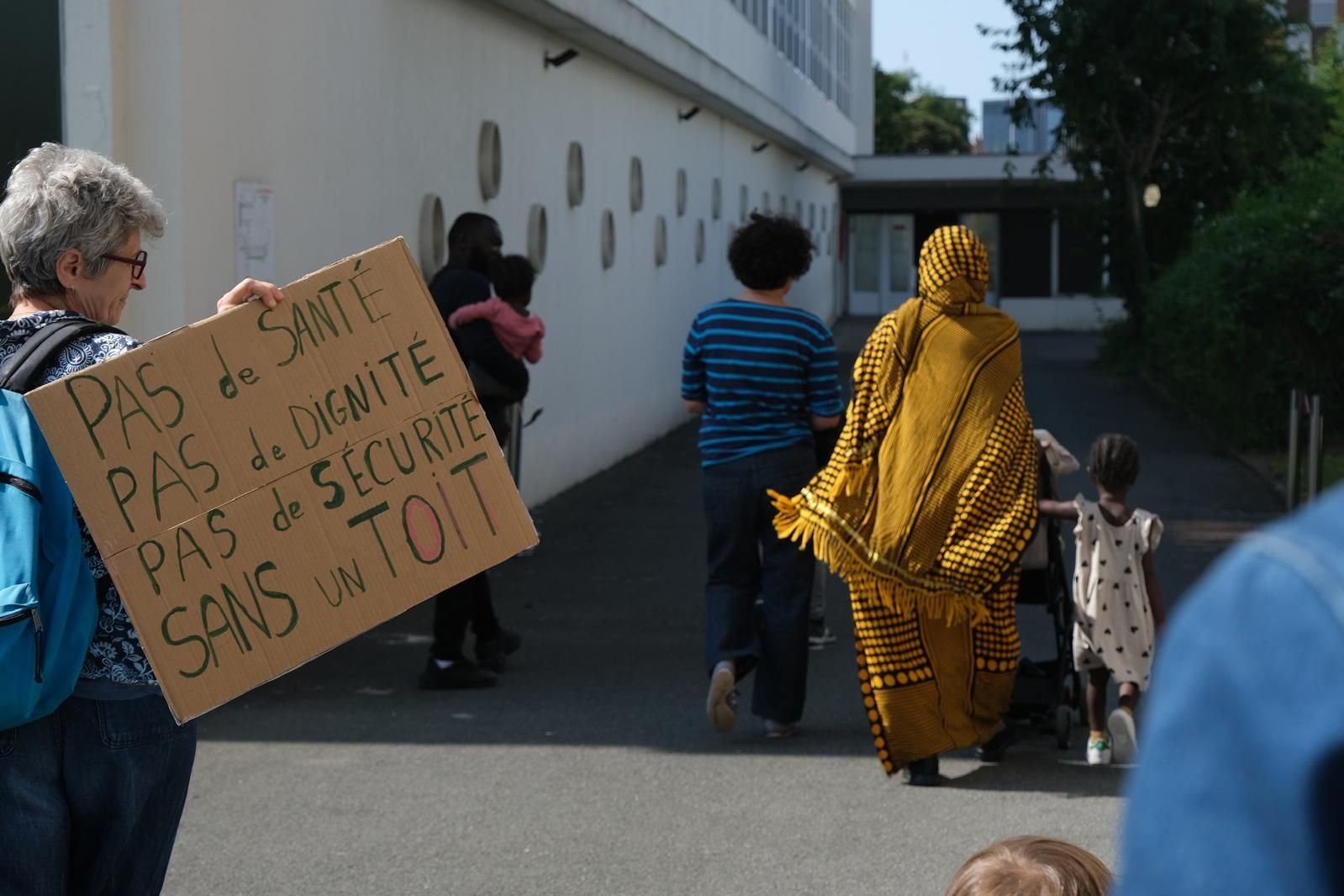 Romainville (Seine-Saint-Denis), ce lundi 26 août. A l'école maternelle Marcel-Cachin, quelques enseignants ont installé Lassana Diabira, sa femme et ses trois enfants dans une classe vacante. LP/A.C.