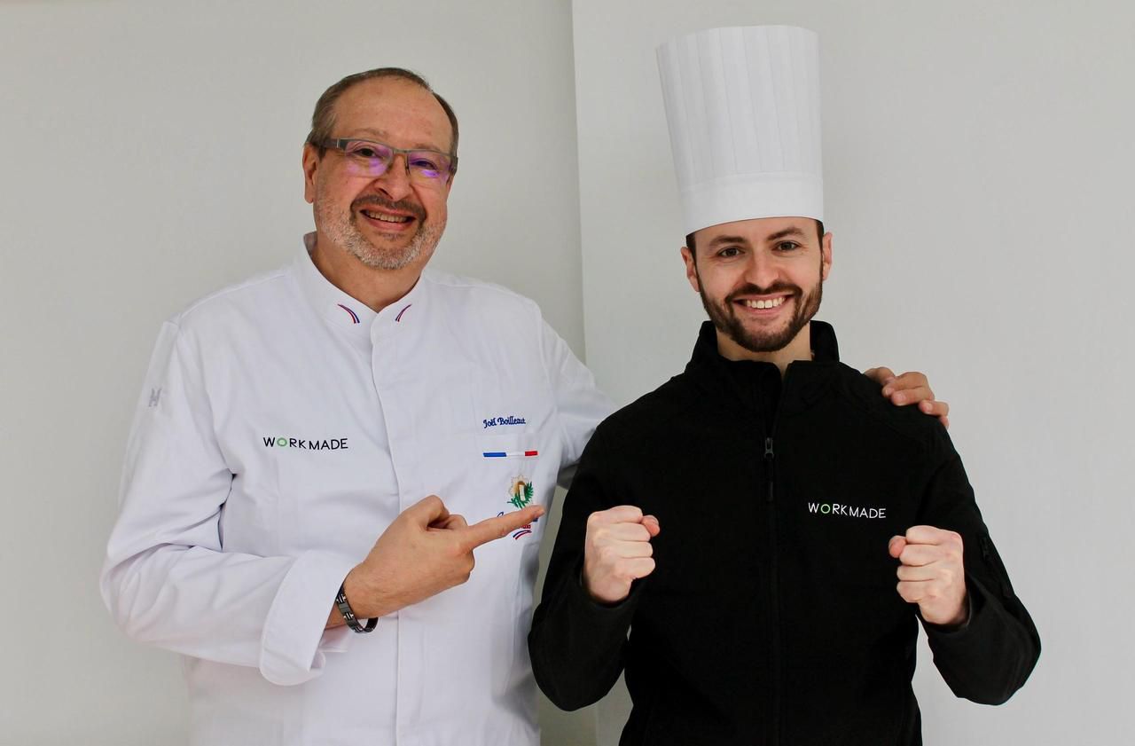 <b></b> Guillaume Richard (à droite) a conçu un jeu de société culinaire avec le chef étoilé Joël Boilleaut disponible gratuitement en ligne.