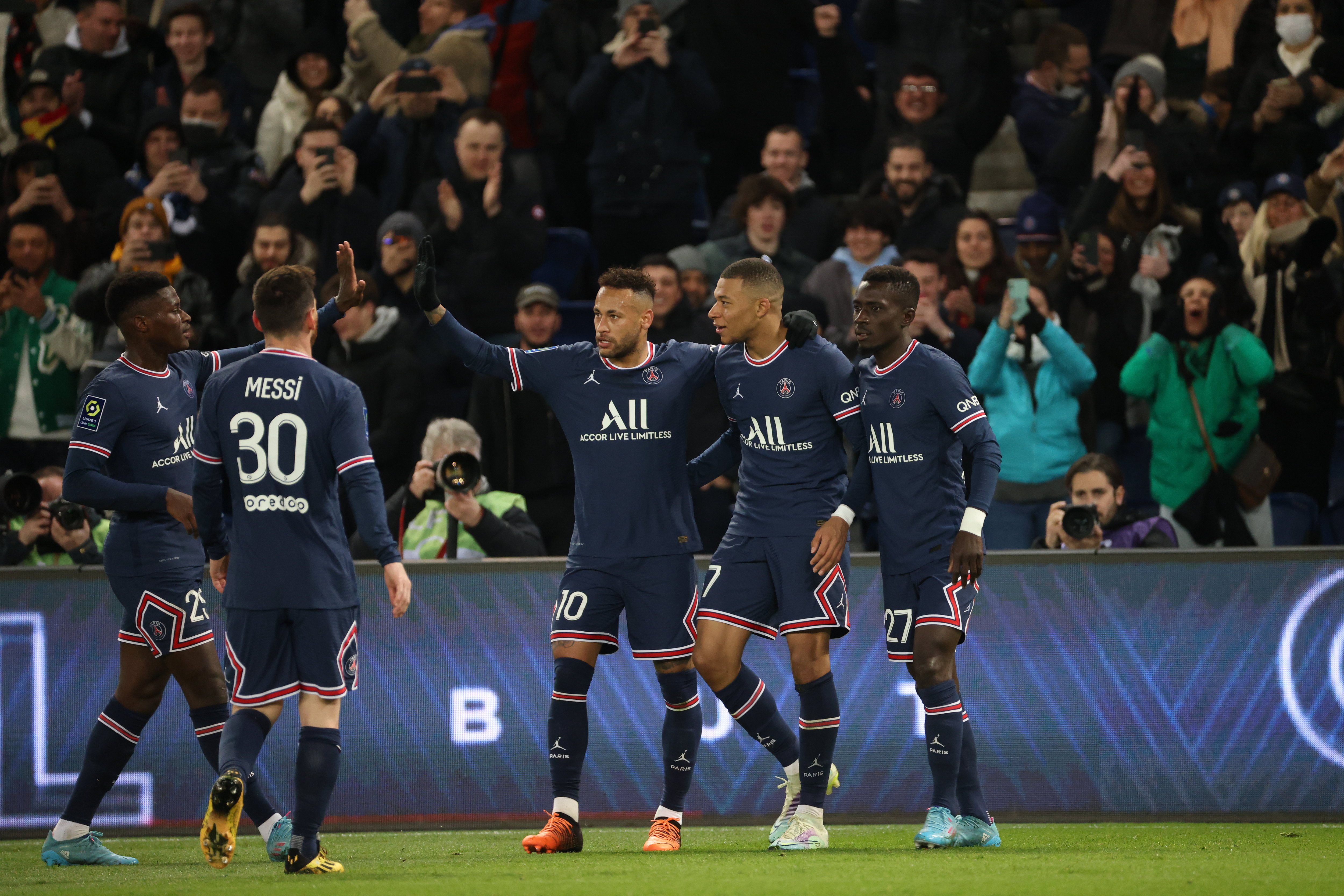 Ligue 1 : le Paris Saint-Germain est champion de France, un 10e