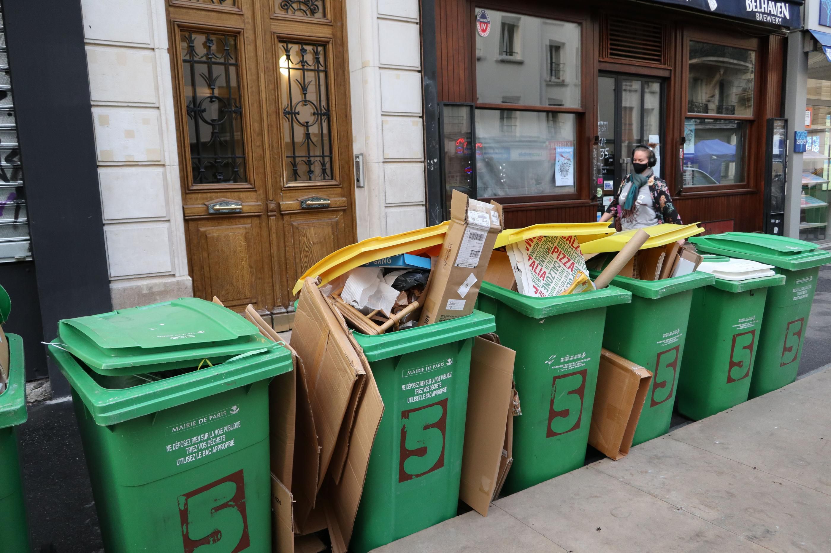 Paris : des poubelles jaunes vidées plus souvent «pour accélérer le  recyclage» - Le Parisien