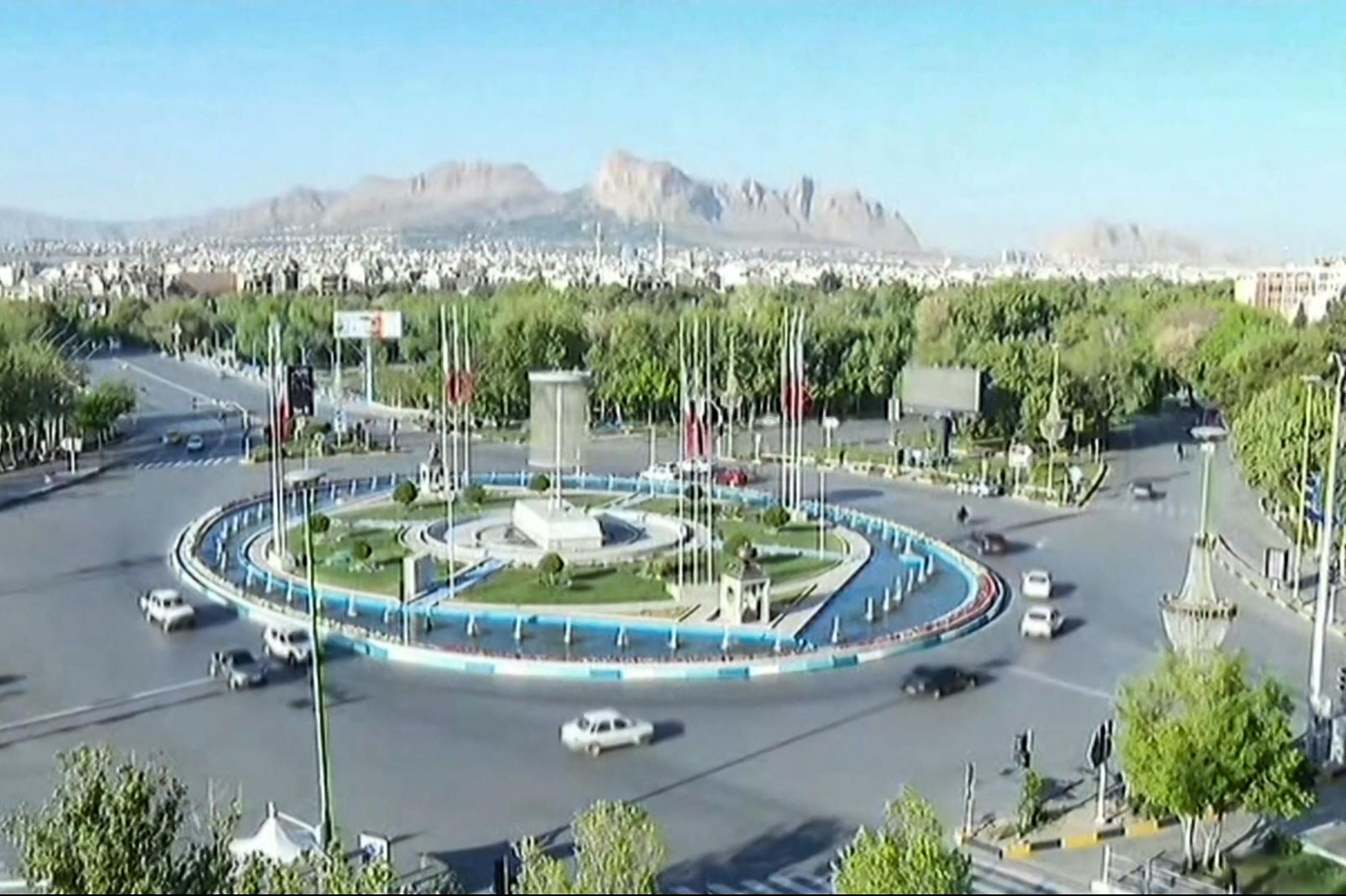 La télévision d'État iranienne a diffusé ce qu'elle dit être une image en direct de la ville d'Ispahan tôt le 19 avril 2024. AFP/Handout/IRIB
