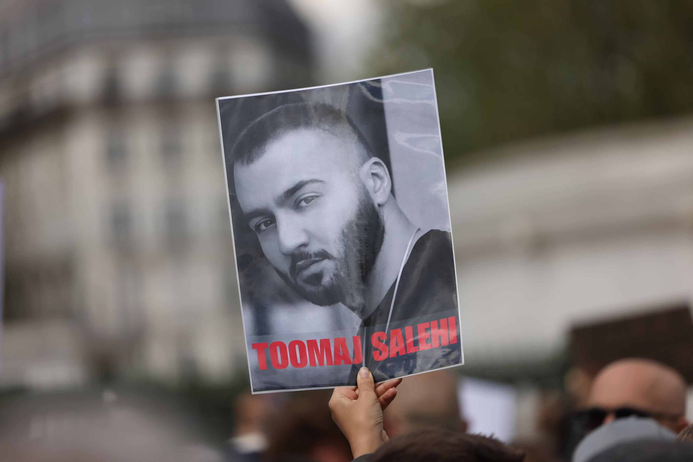 Une manifestation en soutien au rappeur iranien Toomaj Salehi s'est déroulée place de la Bastille à Paris. LP/Arnaud Journois