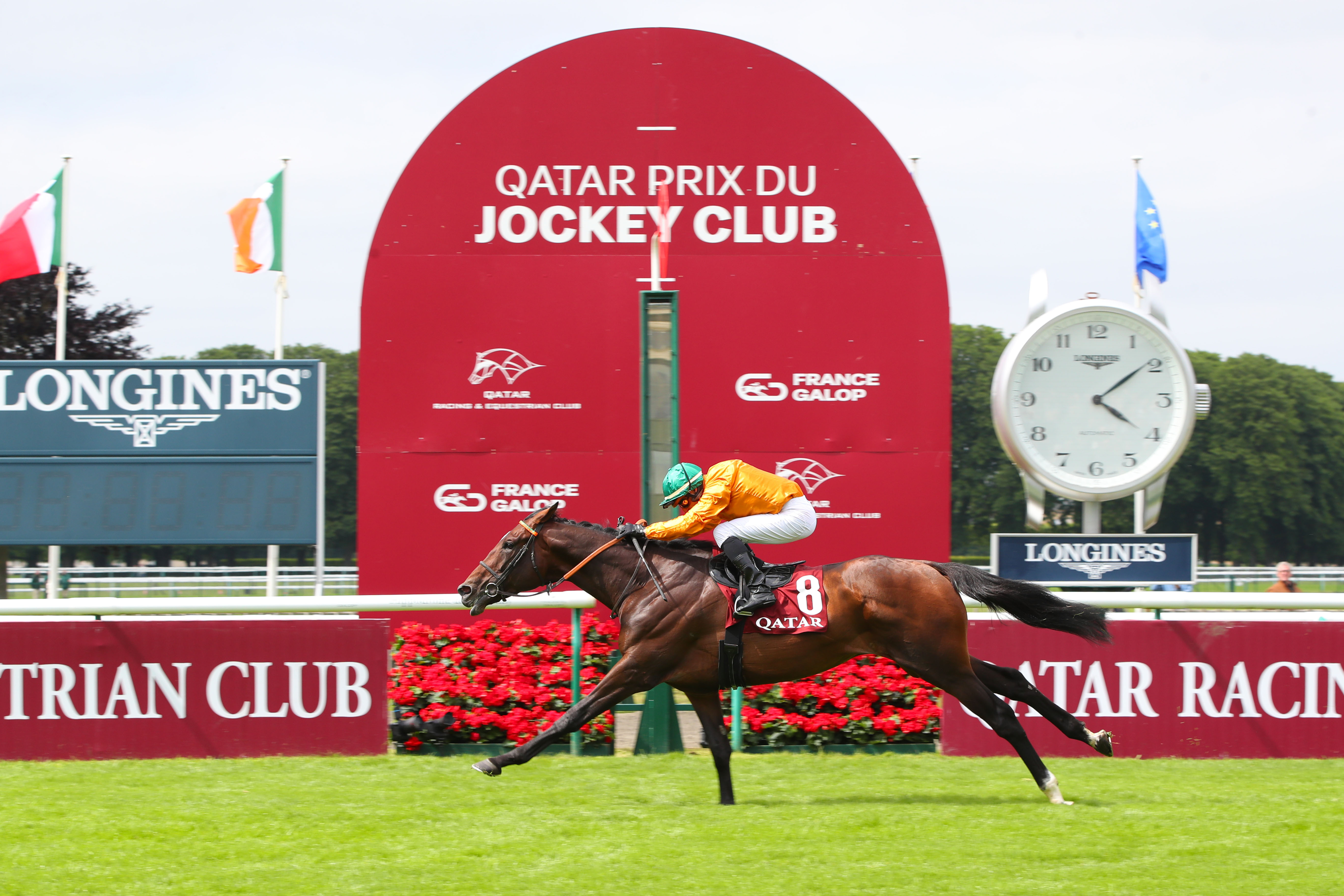 Chantilly (Oise), le 2 Juin 2024. Look de Vega gagne avec beaucoup de facilité le Qatar Prix du Jockey Club. SCOOPDYGA - CHOURAQUI Elliott