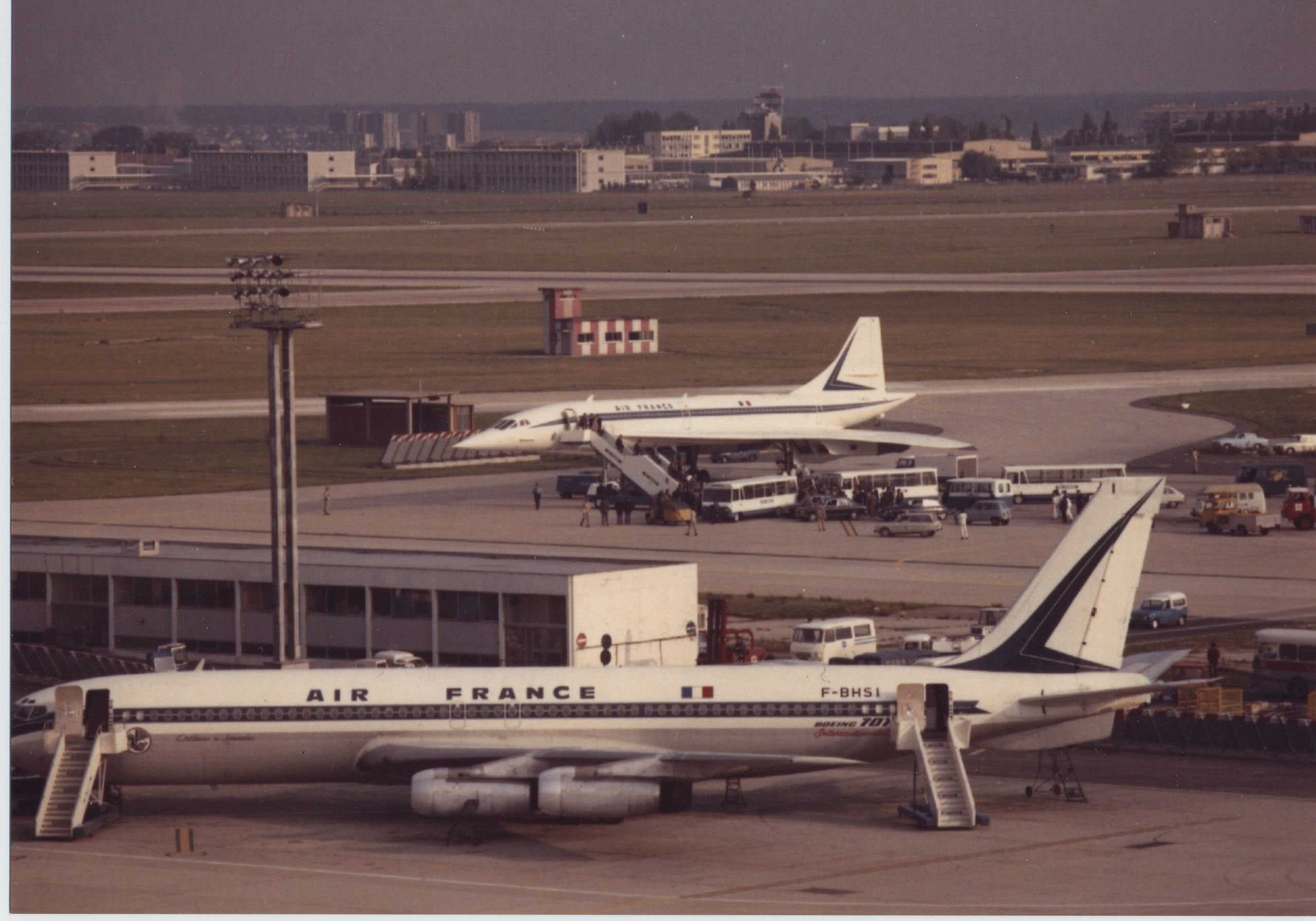 Orly (Val-de-Marne). Le 26 septembre 1973, après trois heures trente-trois de vol, le Concorde se posait sur le tarmac de l'aéroport. C'est la première fois que l'avion supersonique reliait les États-Unis à la France. Jean-Claude Caillou