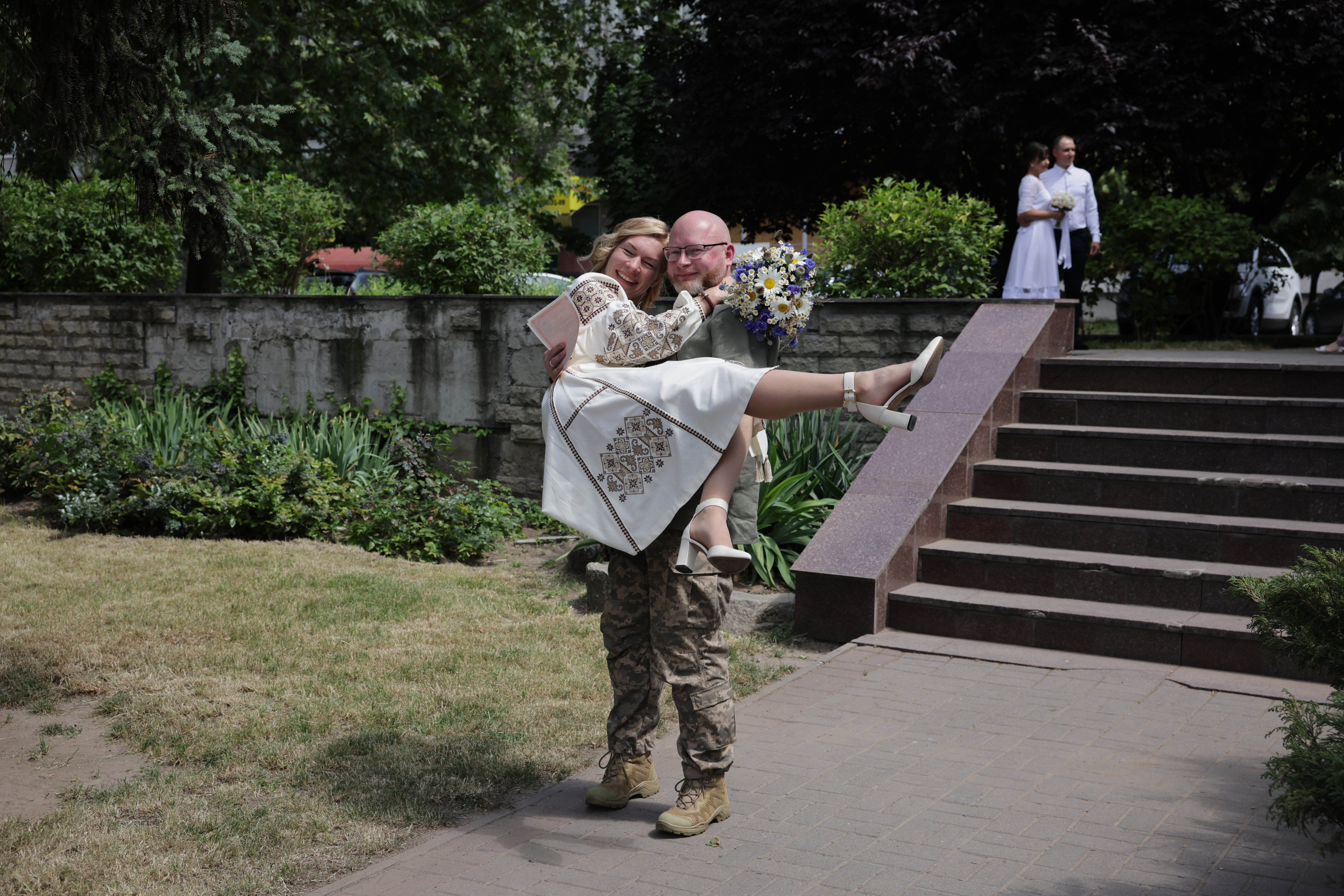 Zaporijia (Ukraine), le 23 juin. Après six mois d'une passion nouée en pleine guerre, Tetyana et Alexandr se sont dit oui. LP/Philippe de Poulpiquet