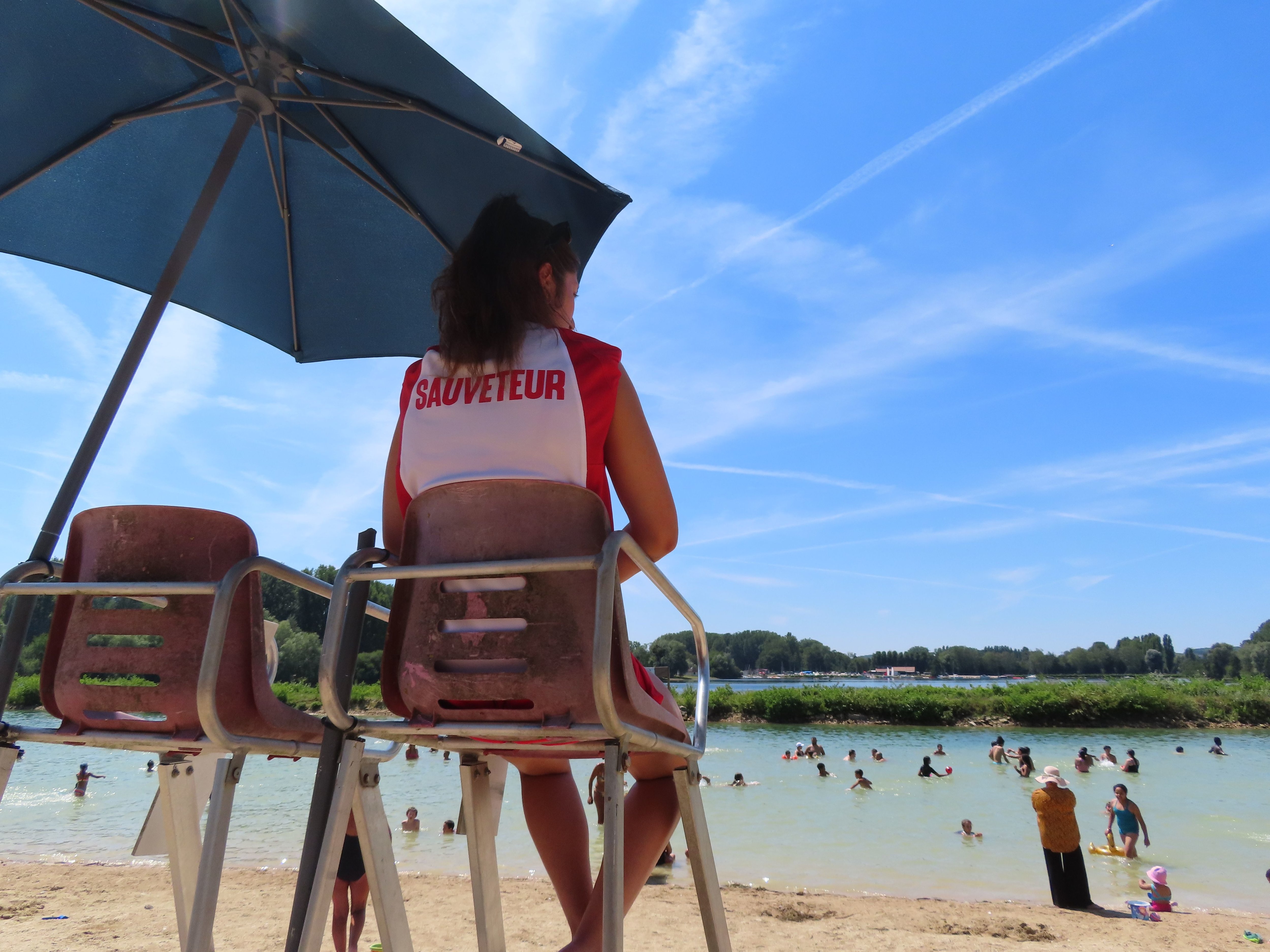 A la base de loisirs de Saint-Leu d'Esserent, ici en 2022, la baignade est rouverte au public après trois jours de fermeture.