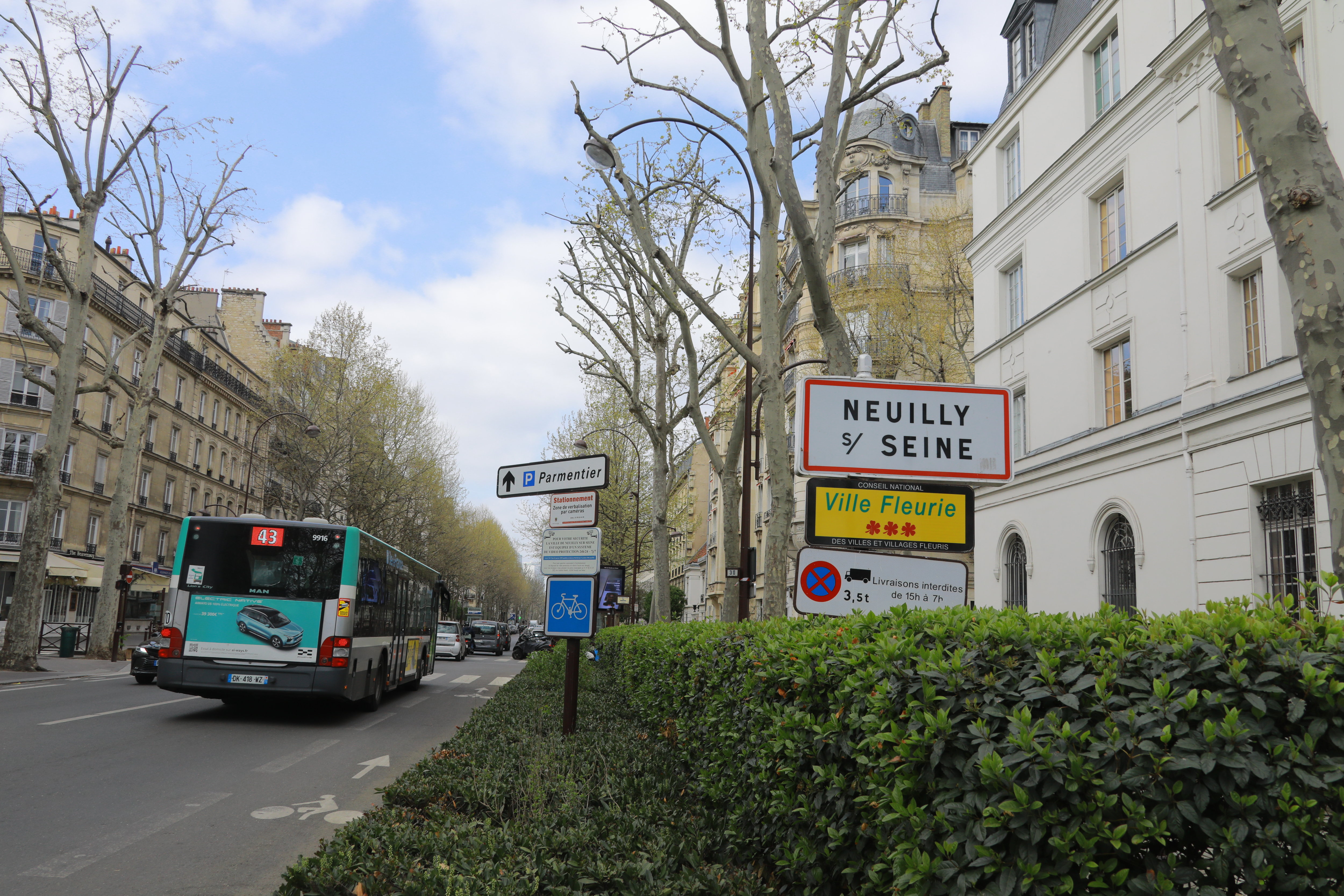 Illustration. Les pompiers ont sauvé la vie d'un jeune homme pris dans un incendie avenue du Roule, à Neuilly, à deux pas de la porte des Ternes. LP/Philippe Lavieille