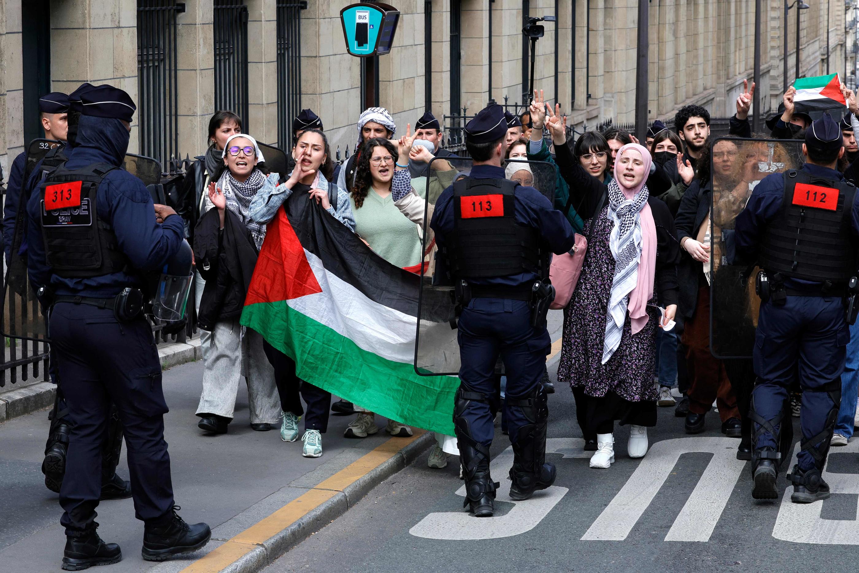Les rassemblements et actions de blocage de militants propalestiniens sont devenus quotidiens à la Sorbonne, comme à Sciences-po Paris. (Illustration) AFP/Geoffroy Van der Hasselt