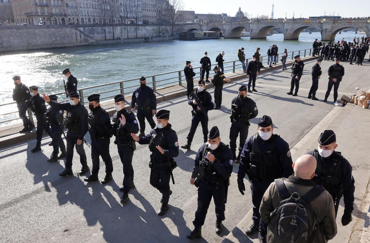 Le torchon brûle entre Anne Hidalgo et le préfet de police