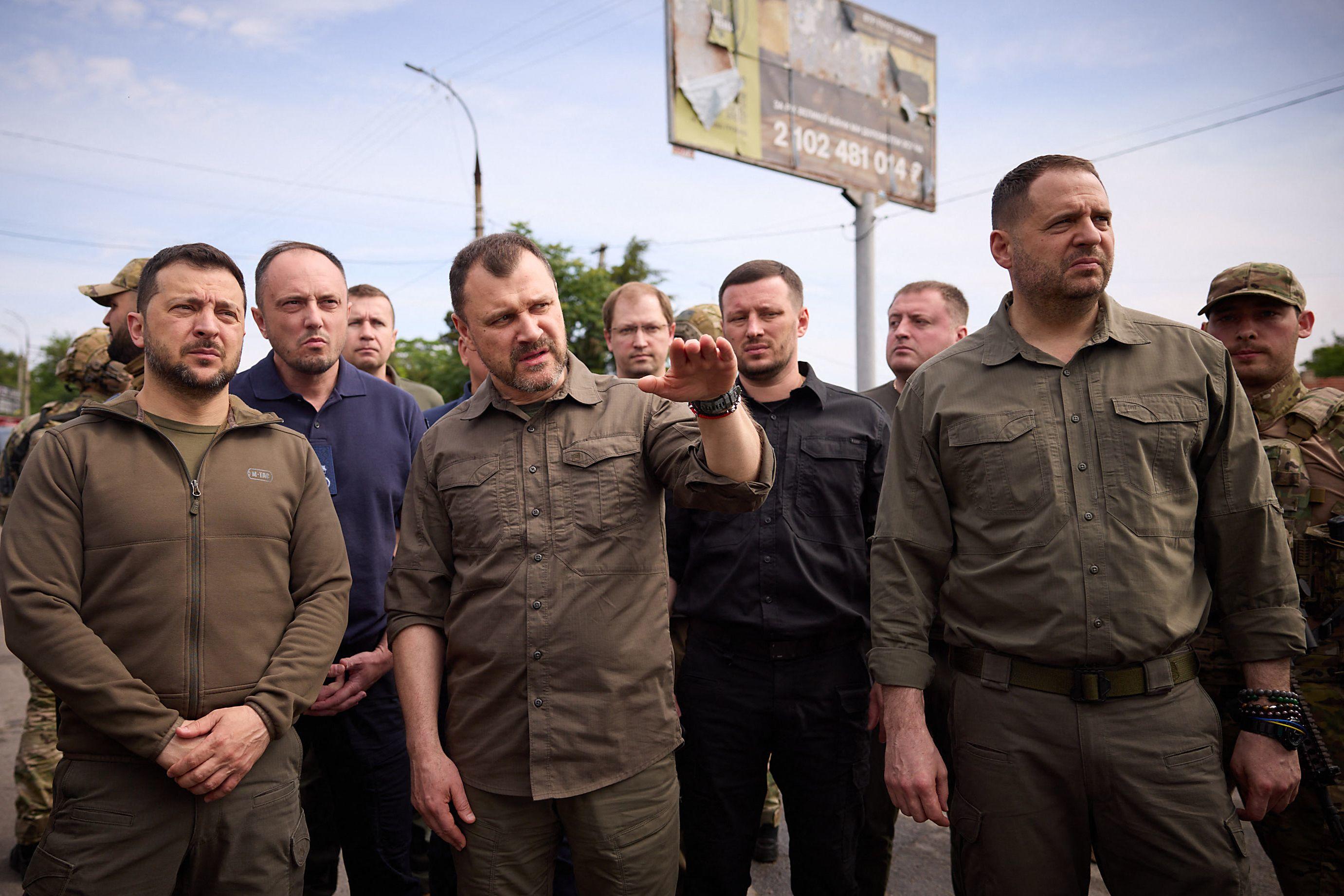 Volodymyr Zelensky à Kherson le 8 juin. UKRAINIAN PRESIDENTIAL PRESS SERVICE / AFP