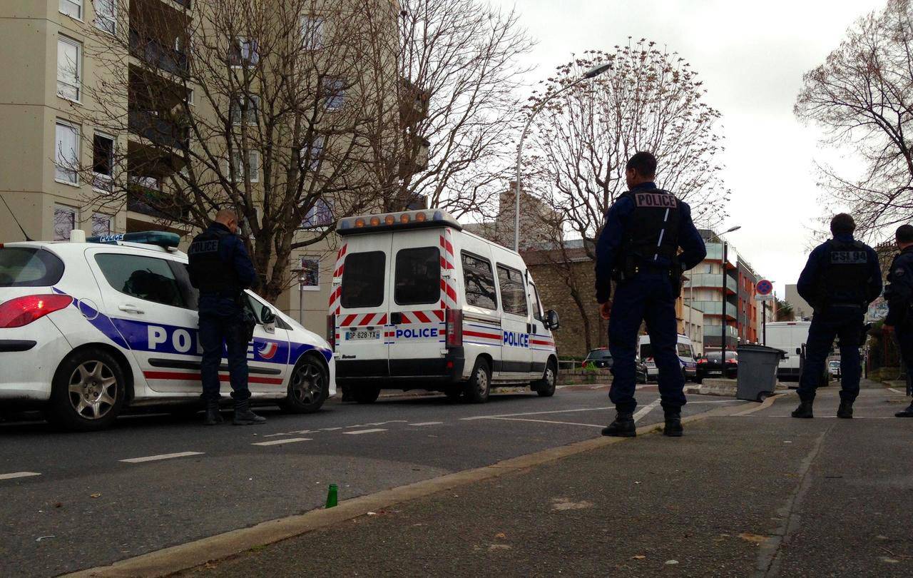 Les policiers estiment à près de 350 le nombre de transactions quotidiennes des deux points de vente du secteur de la cité Gagarine, à Ivry-sur-Seine. (illustration). LP/C.P.