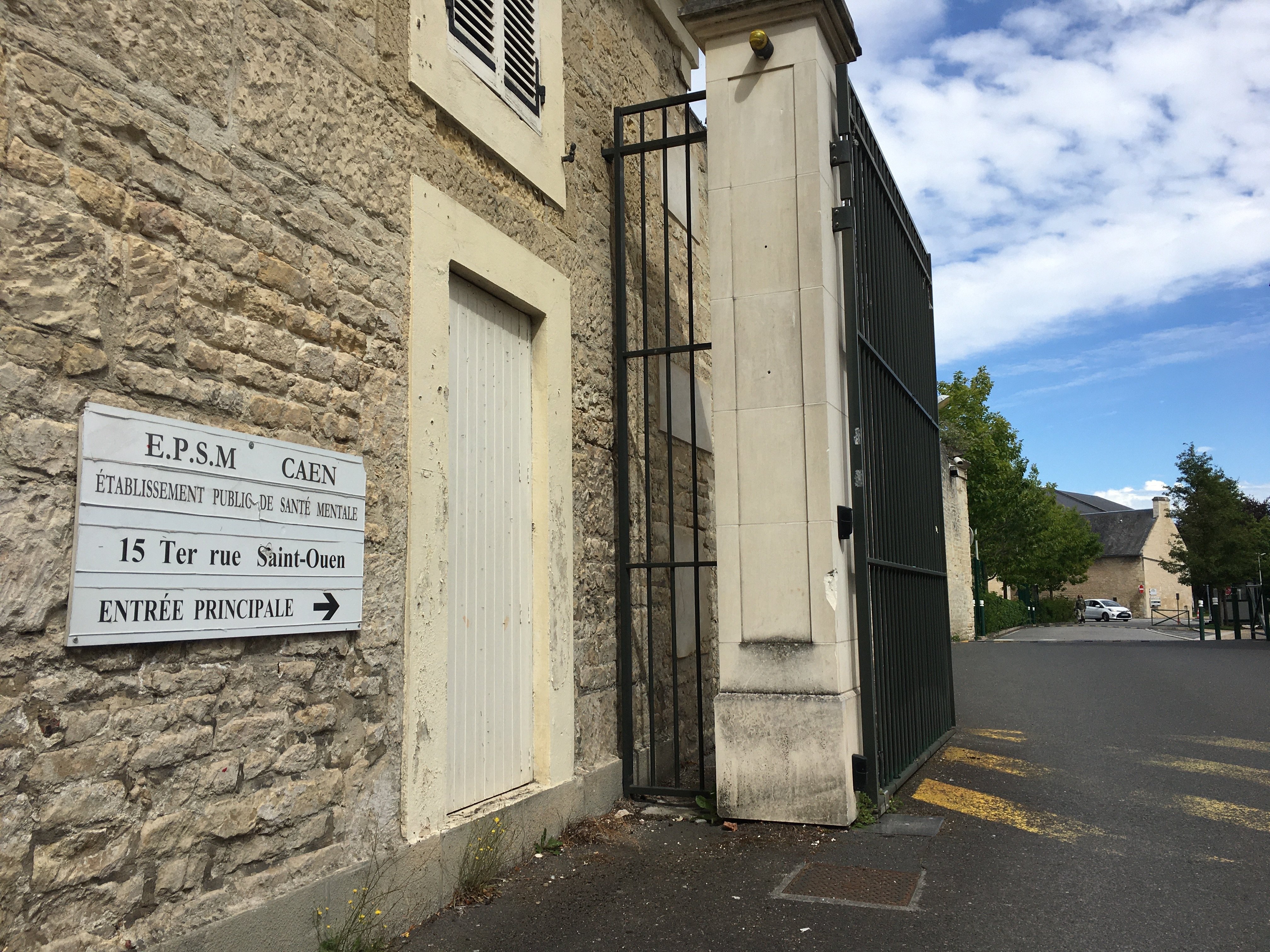 L’établissement public de santé mentale de Caen fait face à une pénurie de médecins, il a donc du fermer ses portes cet été. LP/Esteban Pinel