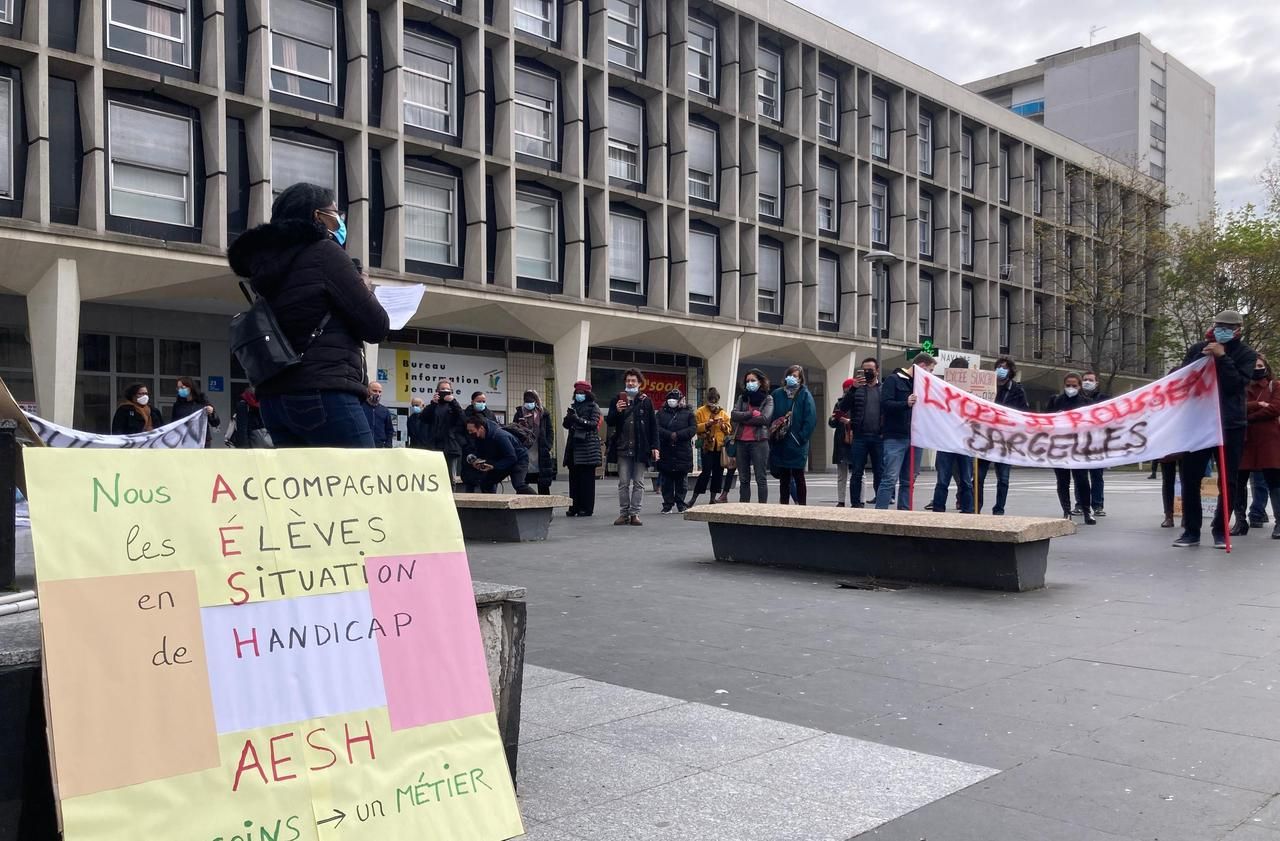 <b></b> Sarcelles, ce jeudi. Manifestation d'enseignants de Garges, sarcelles et Goussainville place de France pour dénoncer la baisse de moyens dans l’éducation prioritaire. 