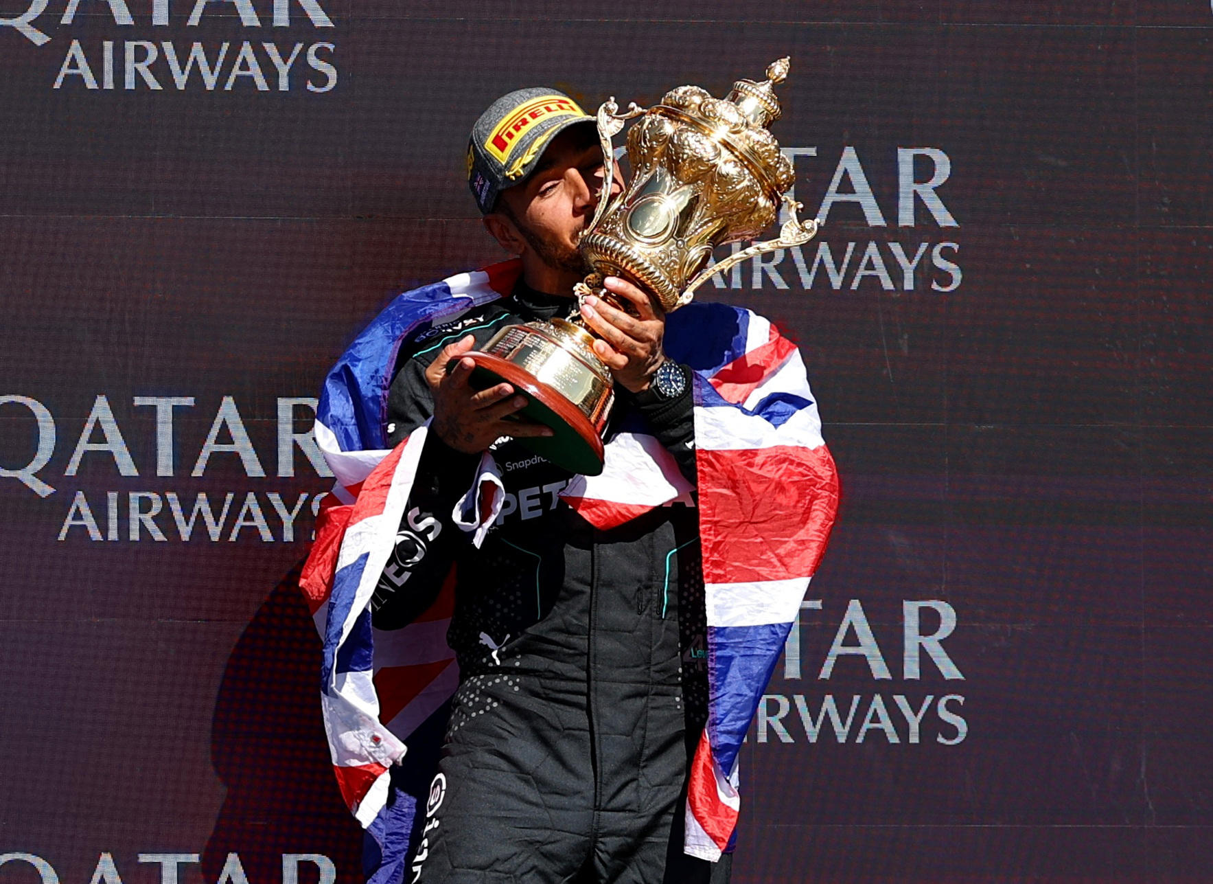 Lewis Hamilton gagne la 12e manche de la saison, en pleurs il décroche sa neuvième victoire chez lui, un nouveau record pour le Britannique. REUTERS/A.Boyers