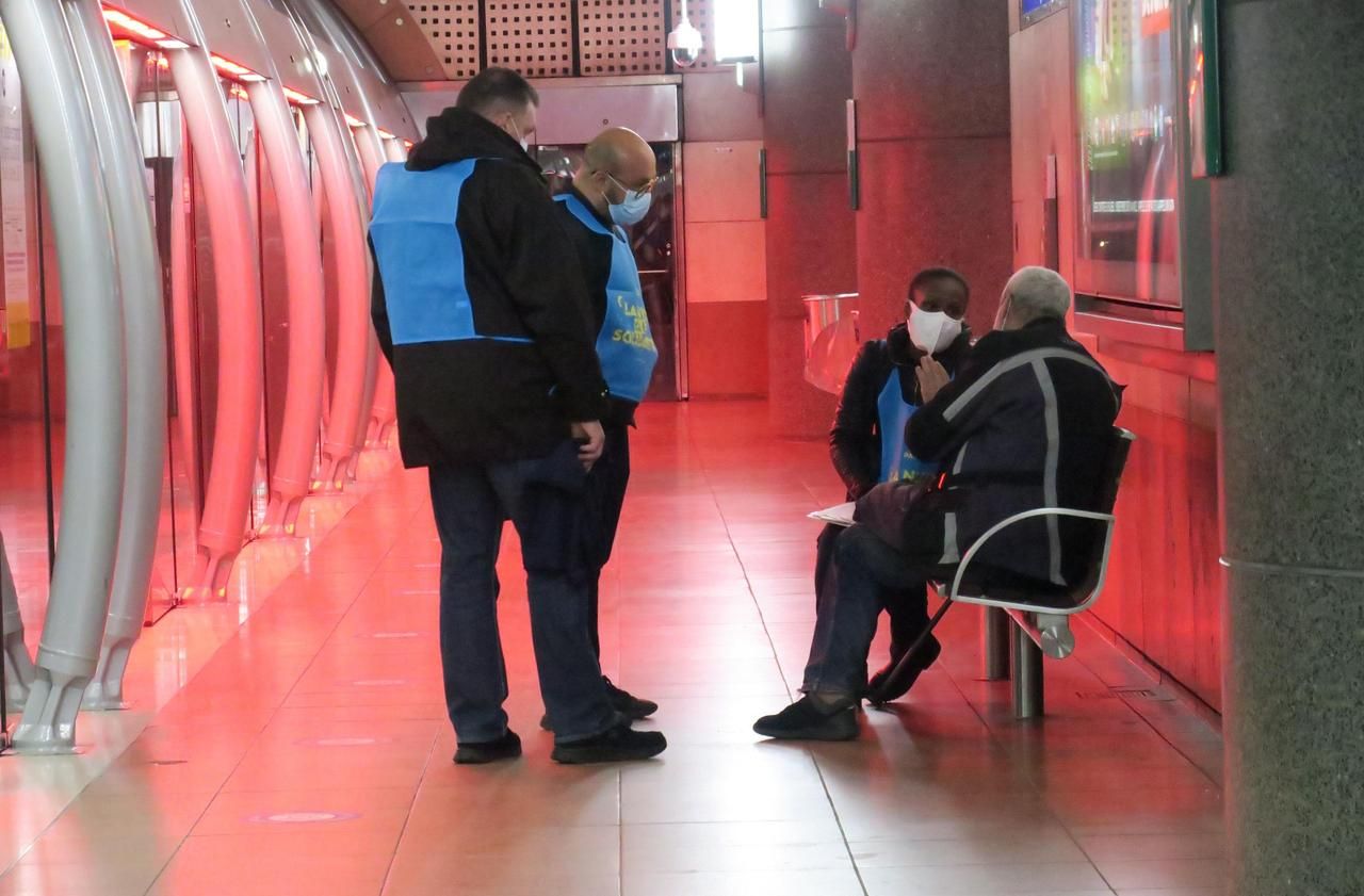 Avec la crise du Covid, deux fois moins de SDF dorment dans le métro