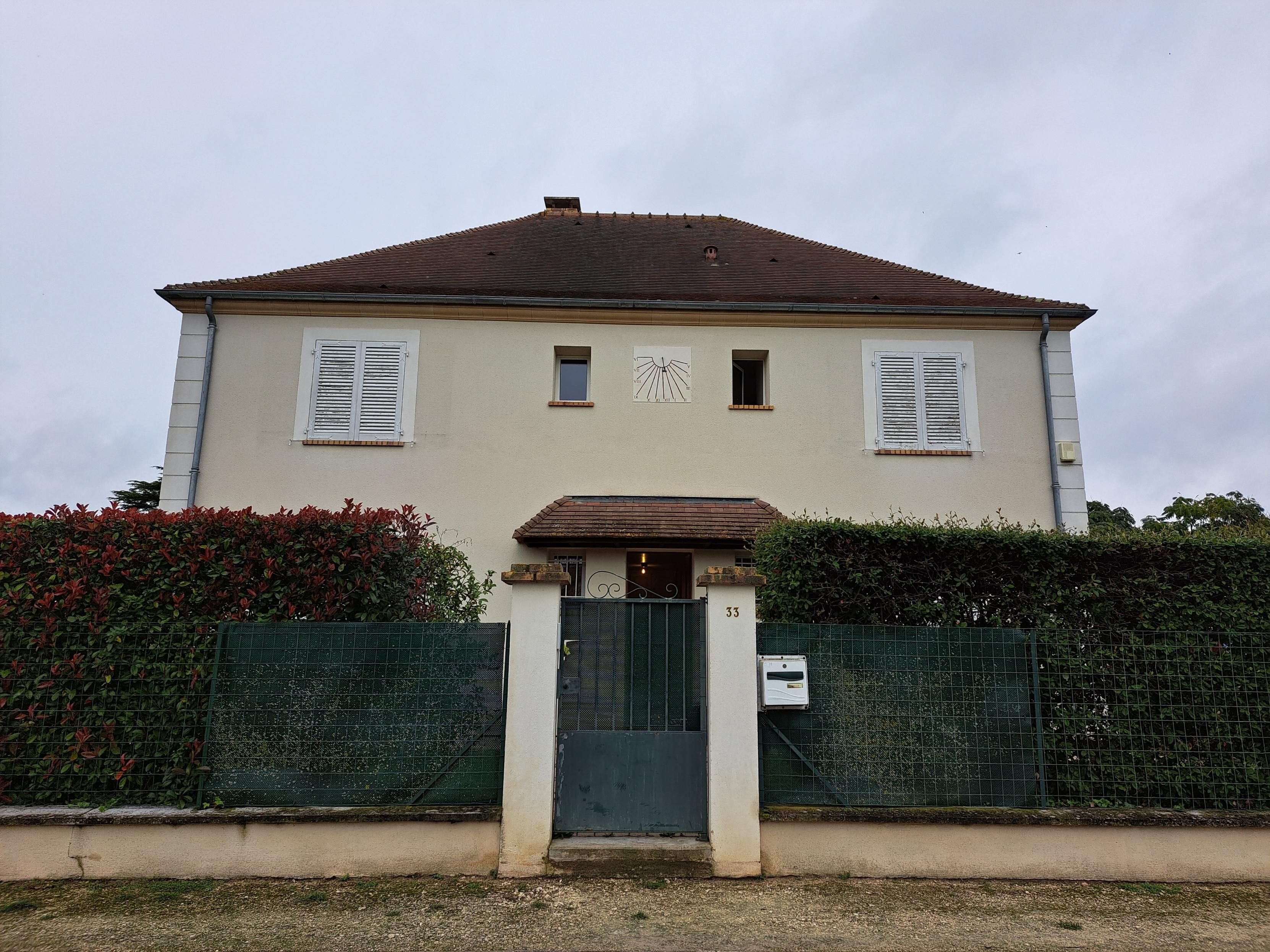 Milly-la-Forêt, le 26 octobre. La maison de Milly-la-Forêt (Essonne) où avait été découvert le bébé du couple, âgé de 3 mois à peine, grièvement blessé par balle. LP/ Thomas Diquattro