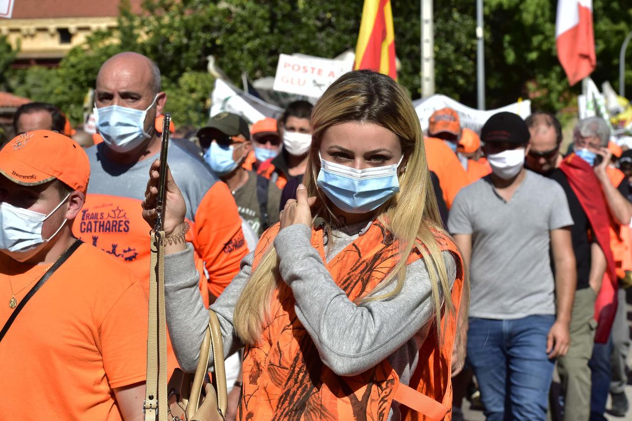 Interdiction de la chasse la glu manifestation de chasseurs