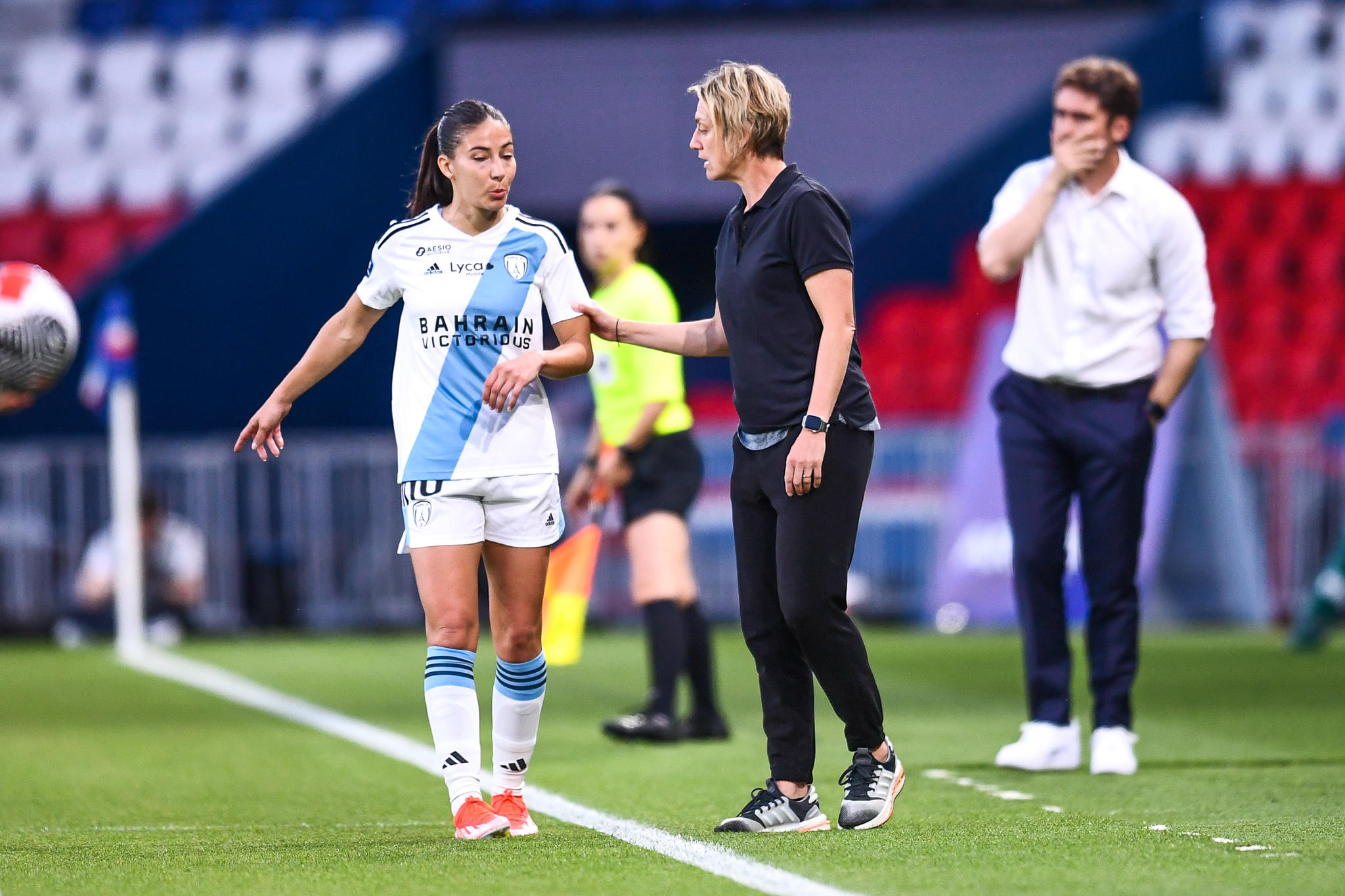 Sandrine Soubeyrand, ici avec Clara Mateo la saison dernière, estime qu'il ne "faut pas banaliser l'événement" avant d'affronter Manchester City. (Photo by Philippe Lecoeur/FEP/Icon Sport)