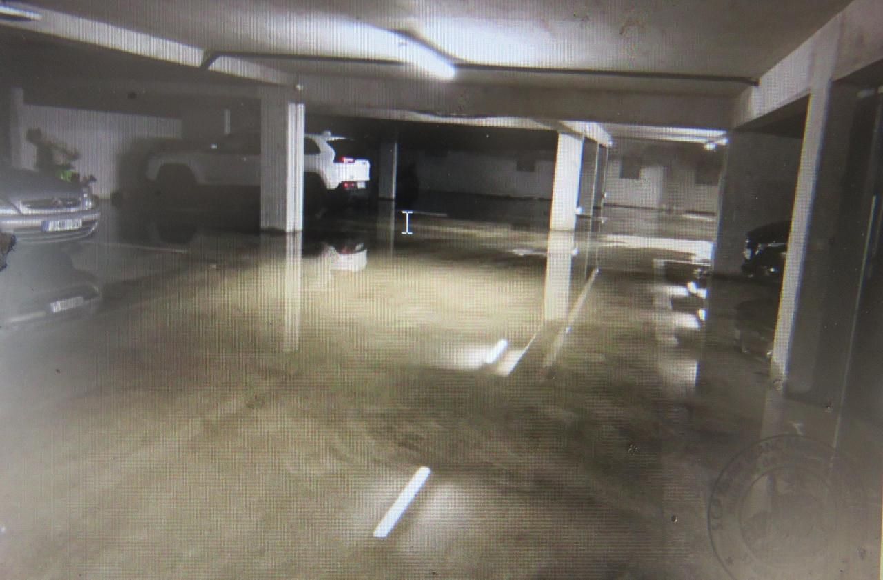 <b></b> Le Mée-sur-Seine (Seine-et-Marne), le 8 février 2021. Le parking souterrain de la résidence du 454, quai Lallia a été envahi par plusieurs centimètres d’eau.