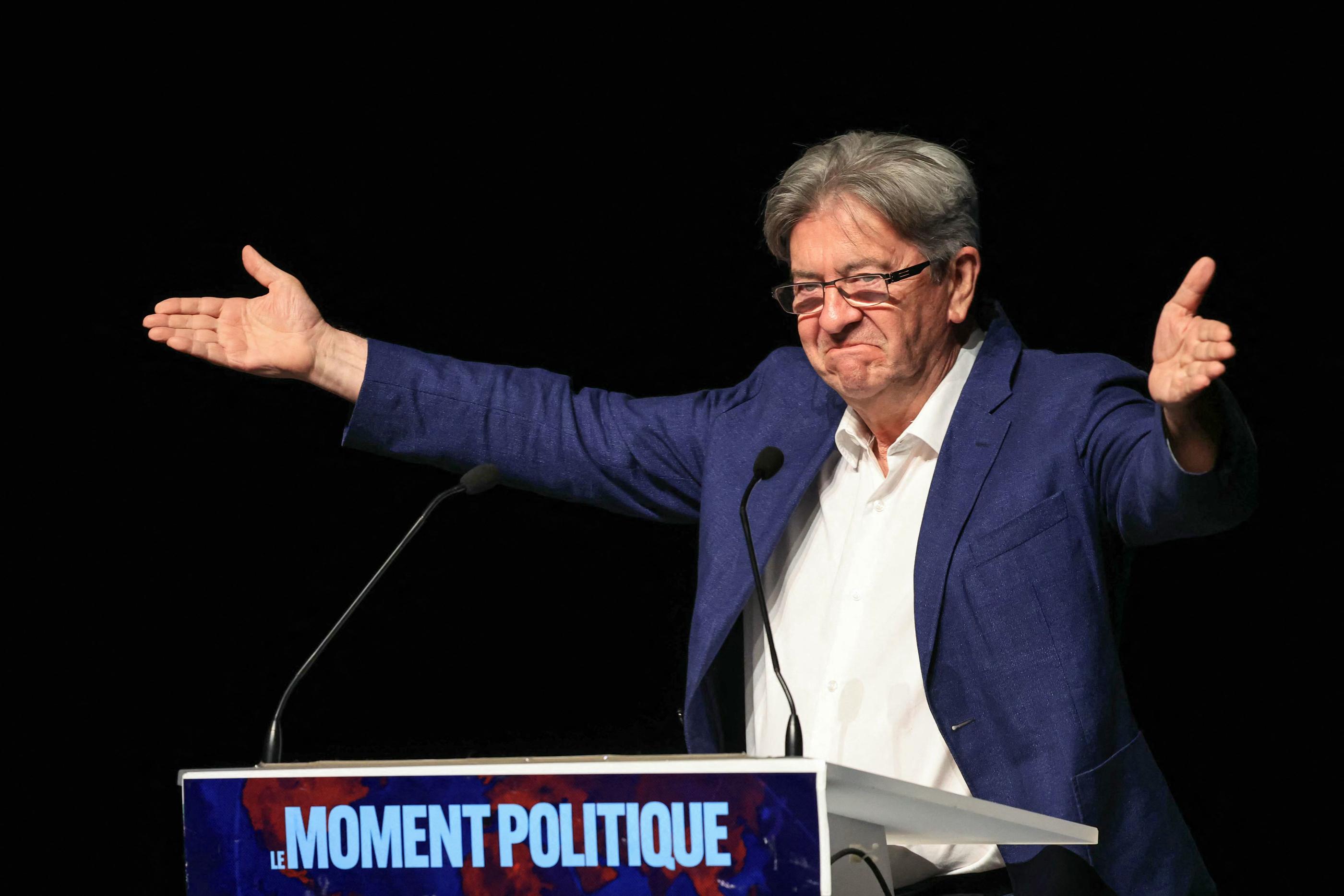 Invité du 13 heures de TF1 en duplex depuis ses universités d’été près de Valence (Drôme), Jean-Luc Mélenchon a interpellé les dirigeants macronistes et de la droite. AFP/Emmanuel Dunand