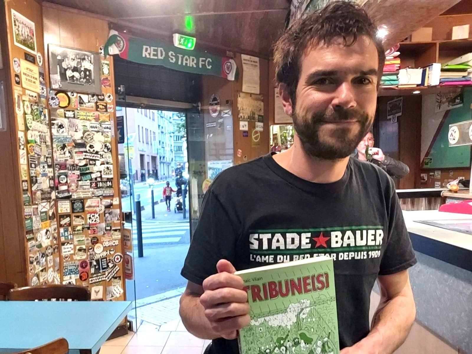 Saint-Ouen (Seine-Saint-Denis), le 10 septembre. Lénaïc Vilain a choisi de raconter en bande dessinée son expérience dans le kop des supporters du Red Star, la tribune Rino Della Negra. LP/Anthony Lieures