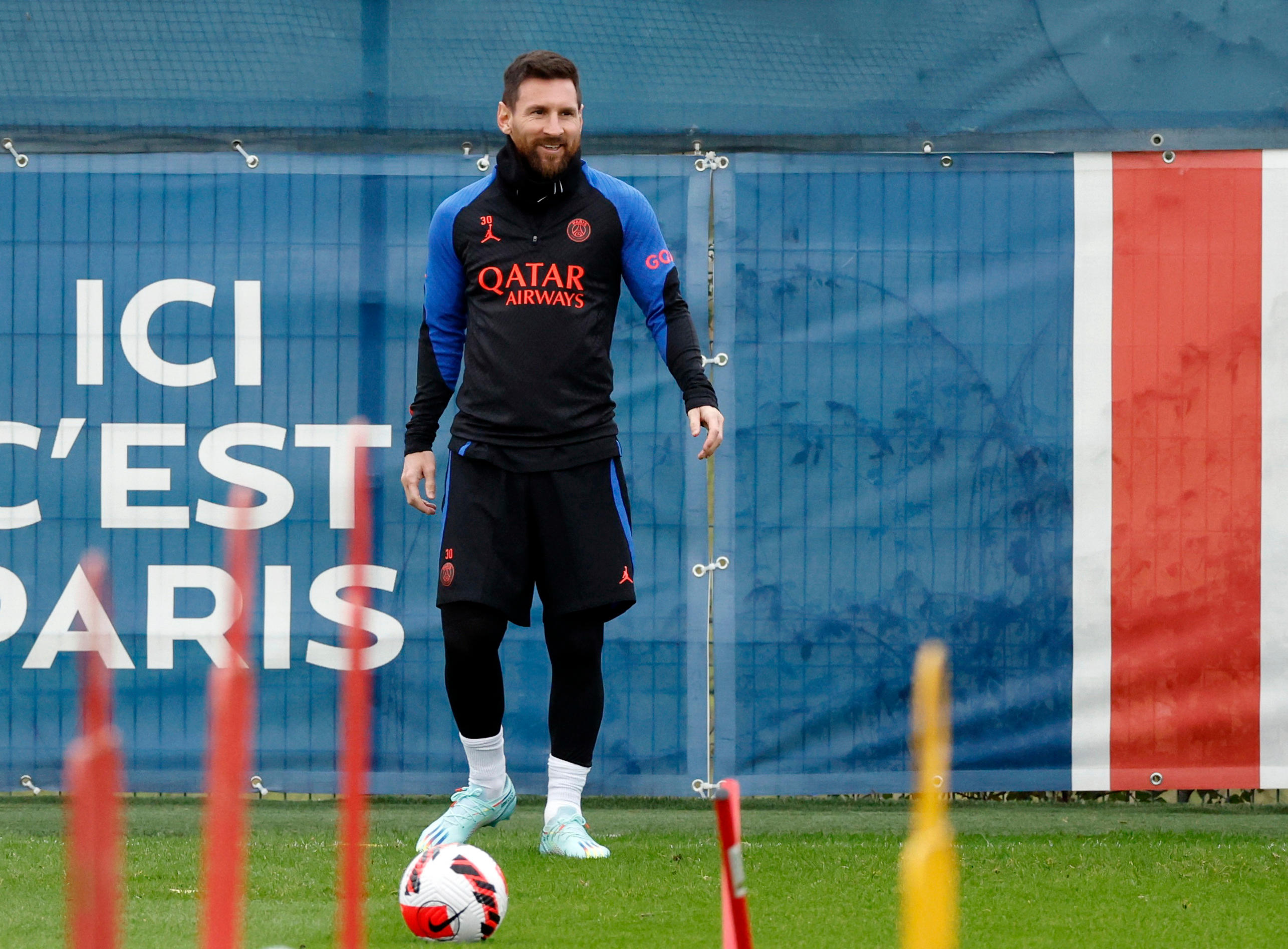 Dix jours après son retour au camp des Loges et trois semaines après son titre mondial, Lionel Messi va retrouver le Parc des Princes. Reuters/Gonzalo Fuentes