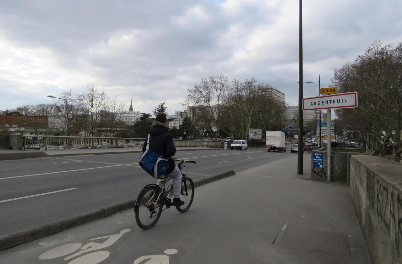 D’après le baromètre des villes cyclables, enquête réalisée par la fédération des usagers de la bicyclette, Argenteuil est une ville « très défavorable » à la pratique du vélo. LP