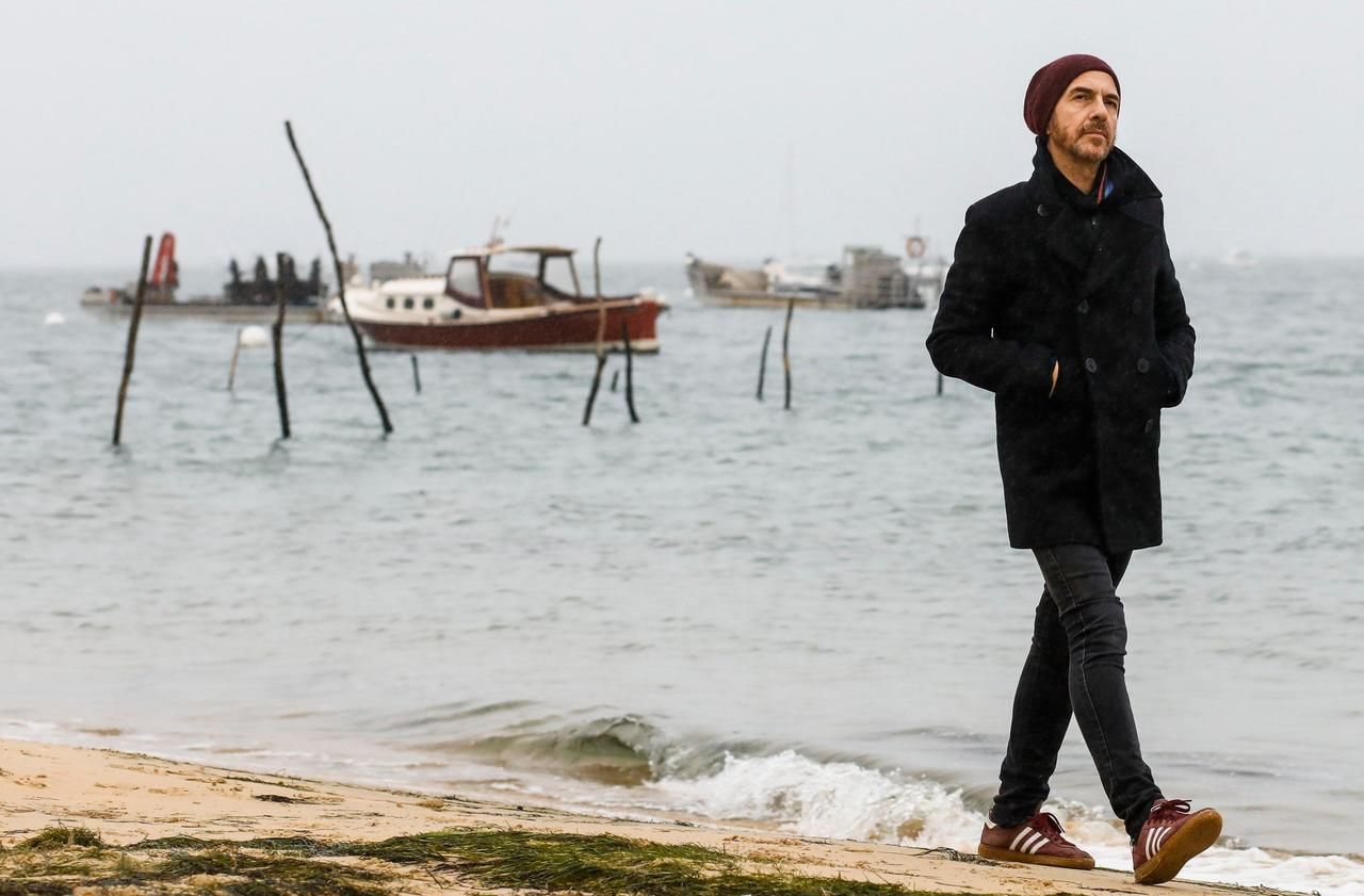 Pour son nouvel album, Calogero nous ouvre les portes de sa maison studio du Cap-Ferret