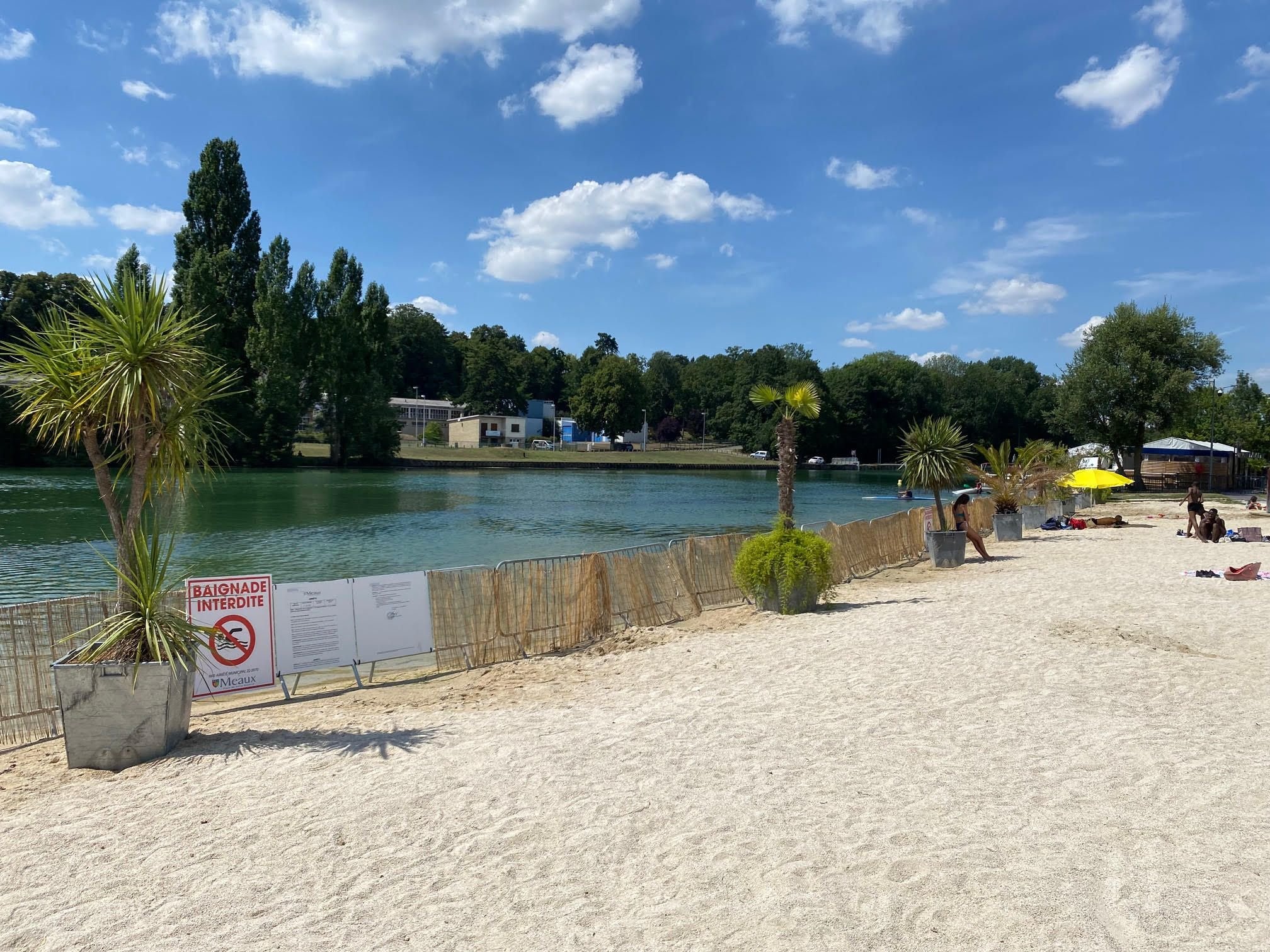 Meaux, le 30 juillet. La baignade dans la Marne a été interdite à la suite d'une qualité de l'eau jugée insuffisante pour assurer la sécurité des personnes. LP/Joffray Vasseur