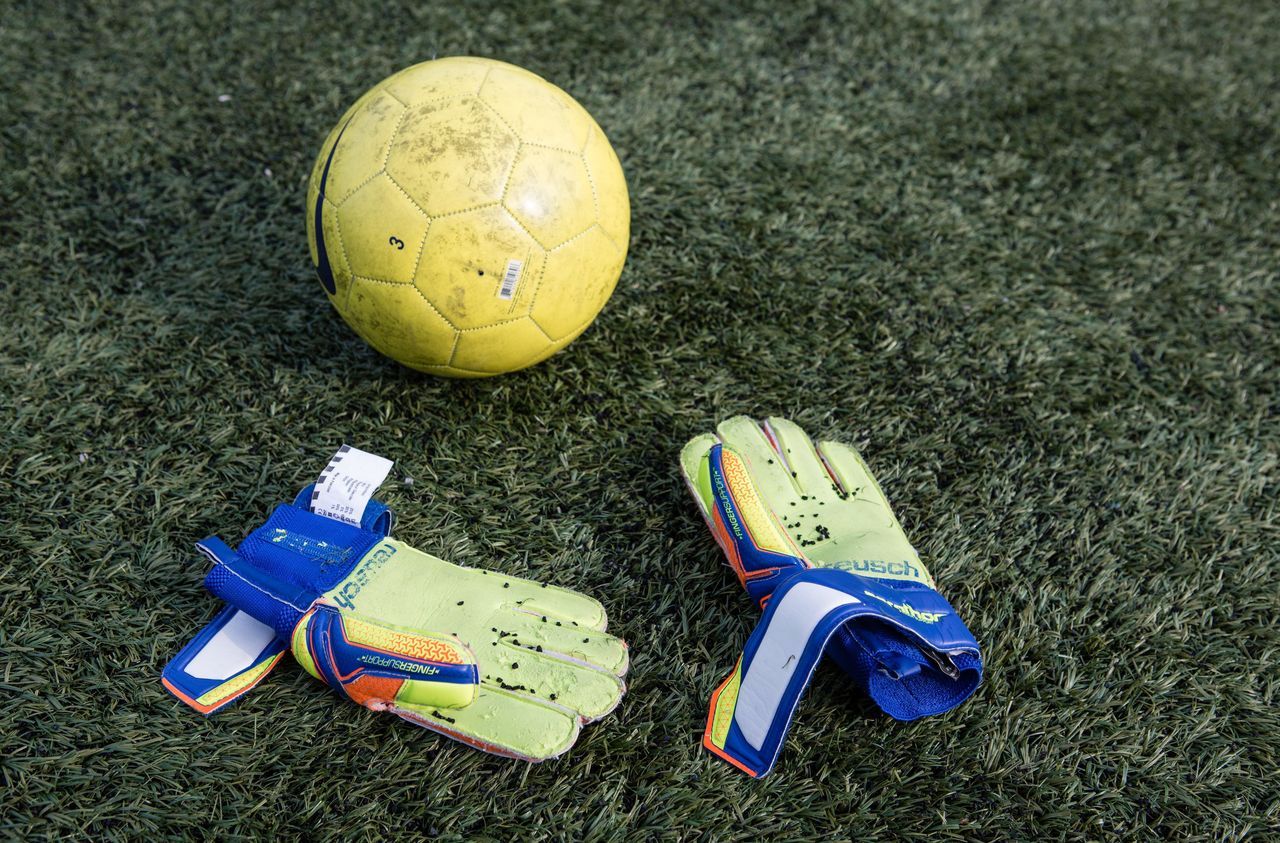 «J'en ai besoin pour ne pas péter les plombs» : ces matches de foot sauvages sous couvre-feu