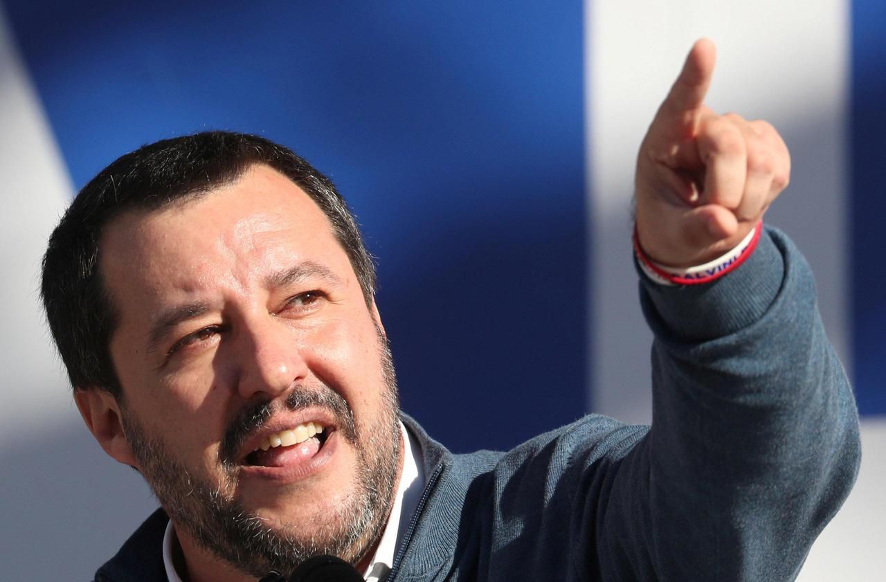Matteo Salvini a surmonté début avril une motion de défiance déposée au parlement par l’opposition reprochant à La Ligue de ne pas avoir coupé les ponts avec Vladimir Poutine. Reuters/Alessandro Bianchi